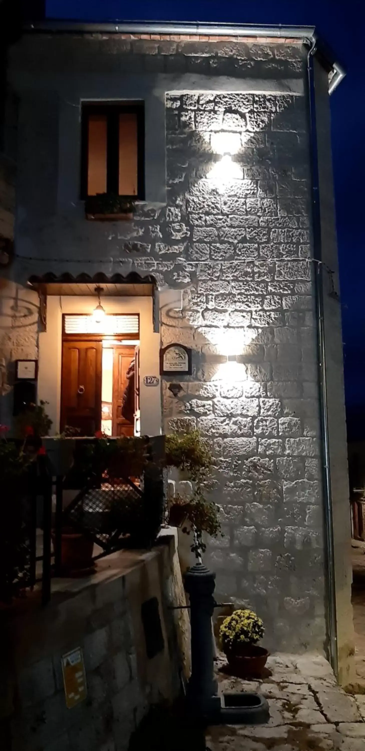 Property building in La Casa del Pittore di Petralia