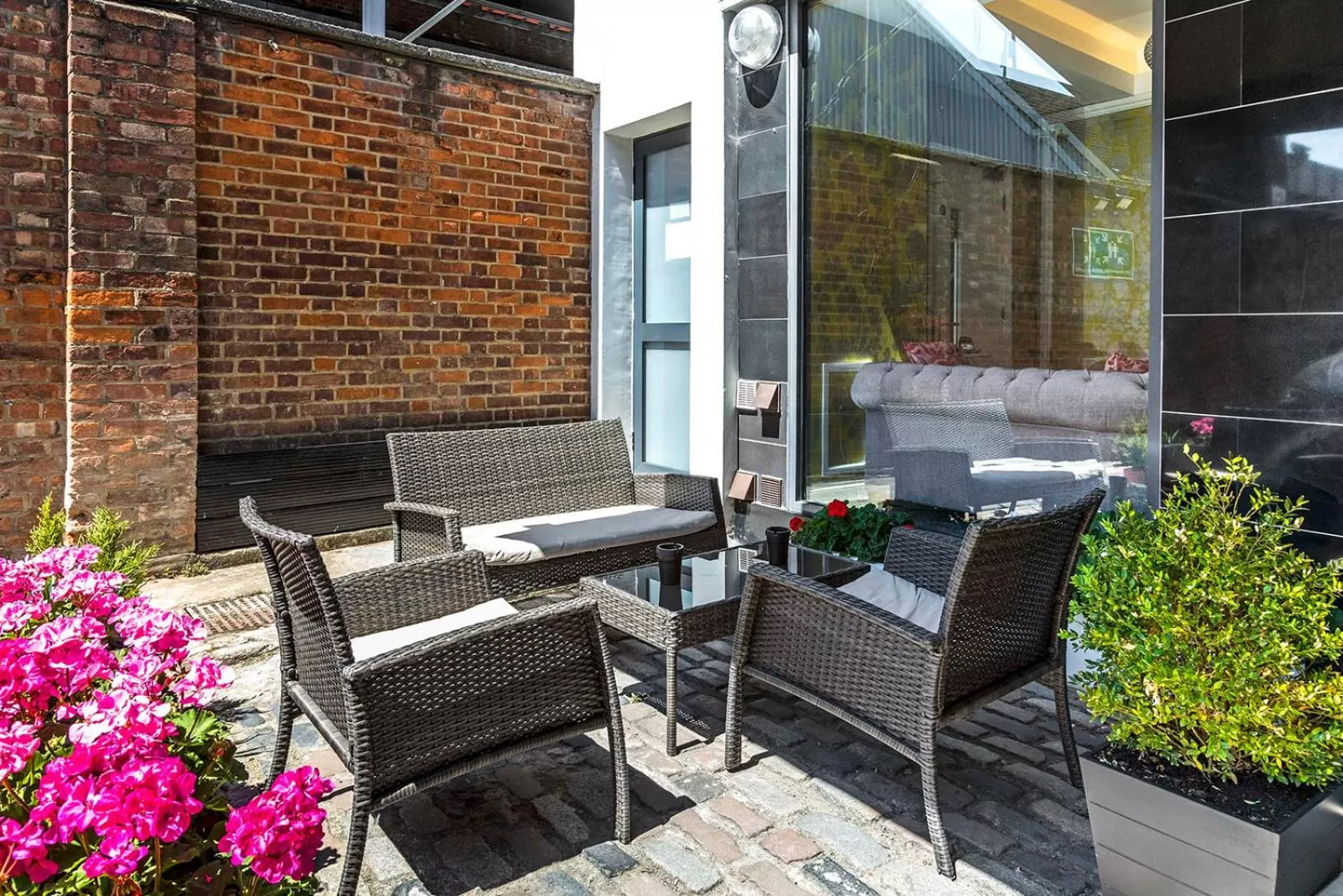 Patio in Hotel Shepherds Bush London