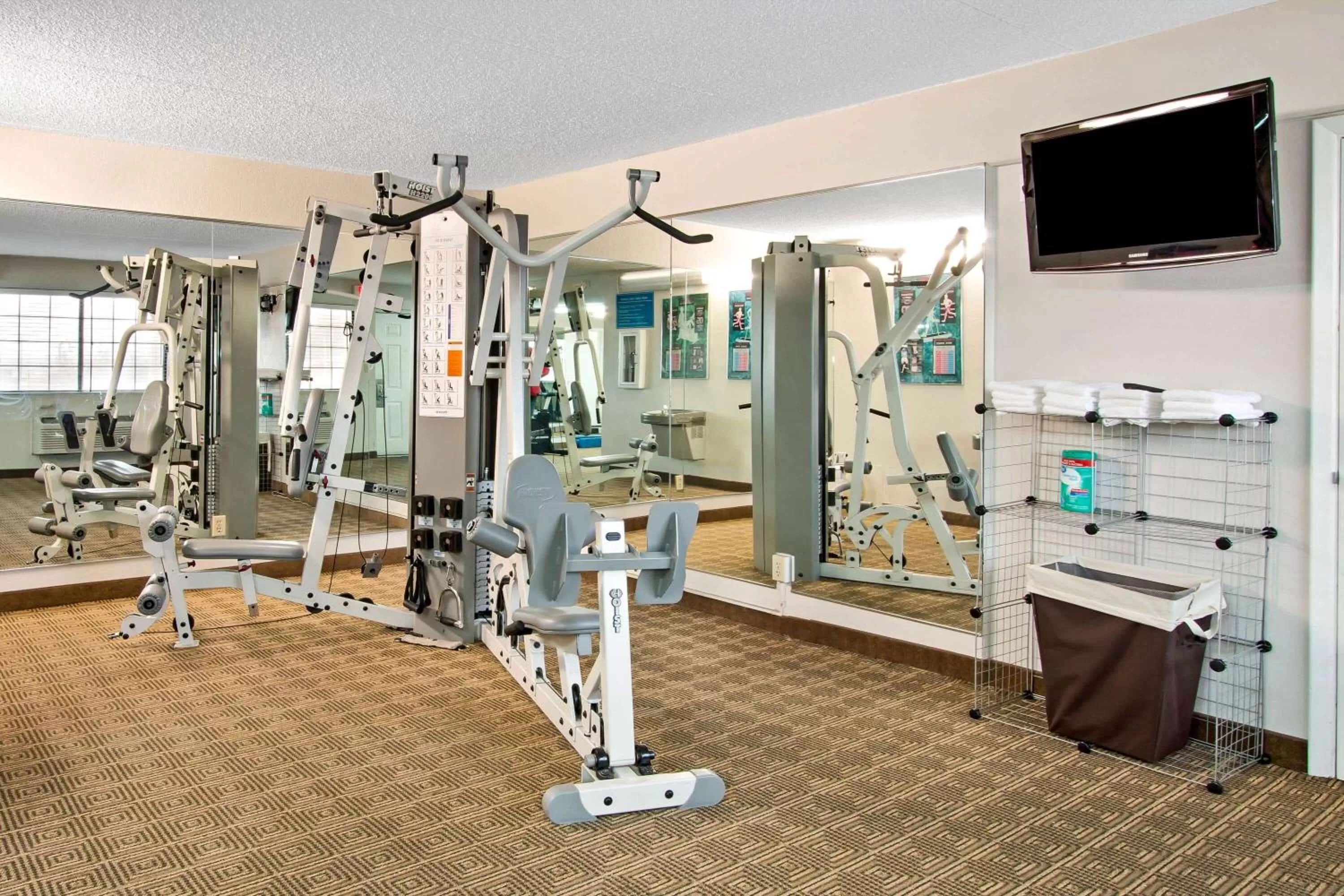 Fitness centre/facilities in La Quinta Inn by Wyndham Albuquerque Airport