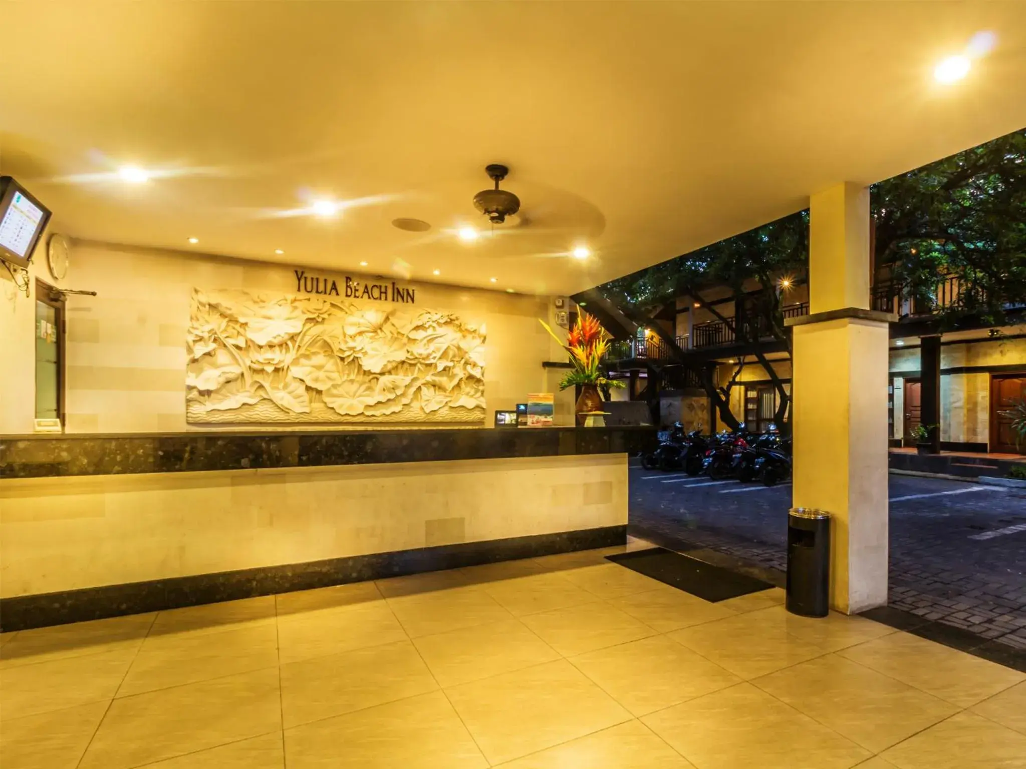 Lobby or reception in Yulia Beach Inn Kuta