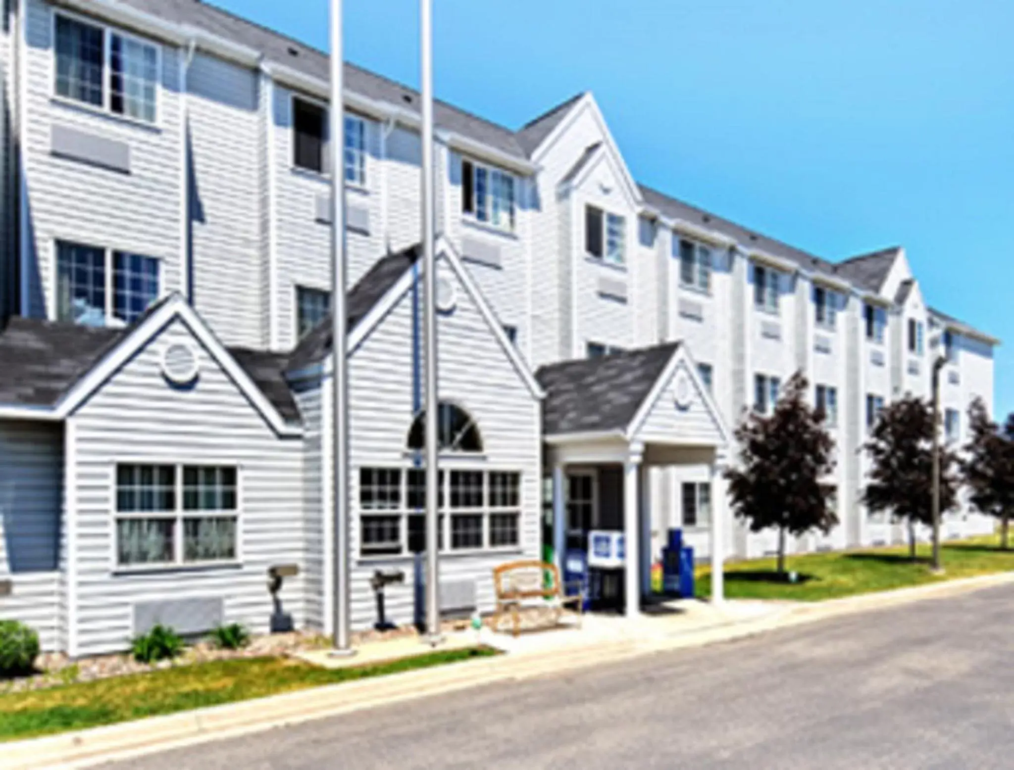 Property Building in Microtel Inn & Suites by Wyndham Rochester North Mayo Clinic