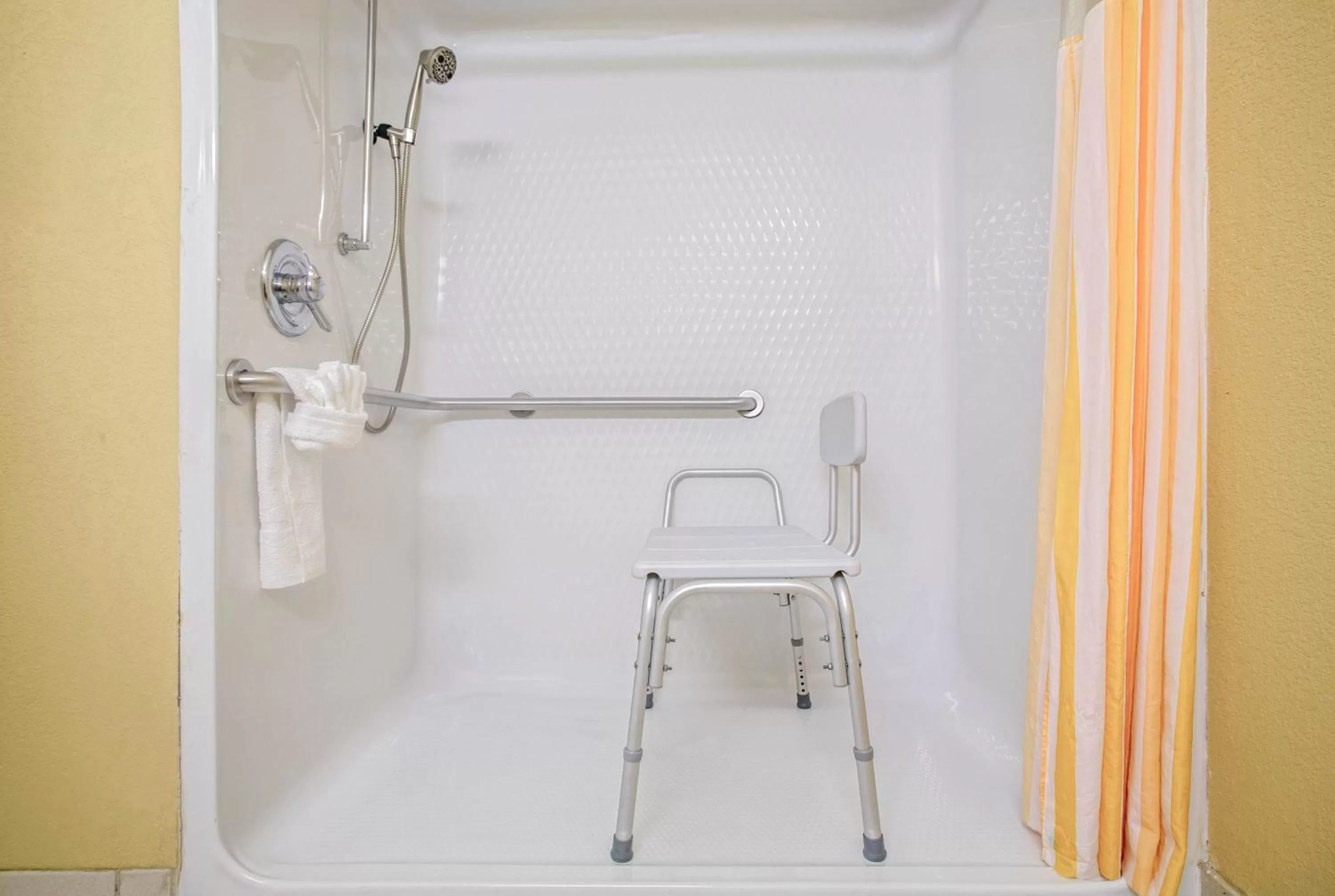 Shower in La Quinta by Wyndham Fort Smith