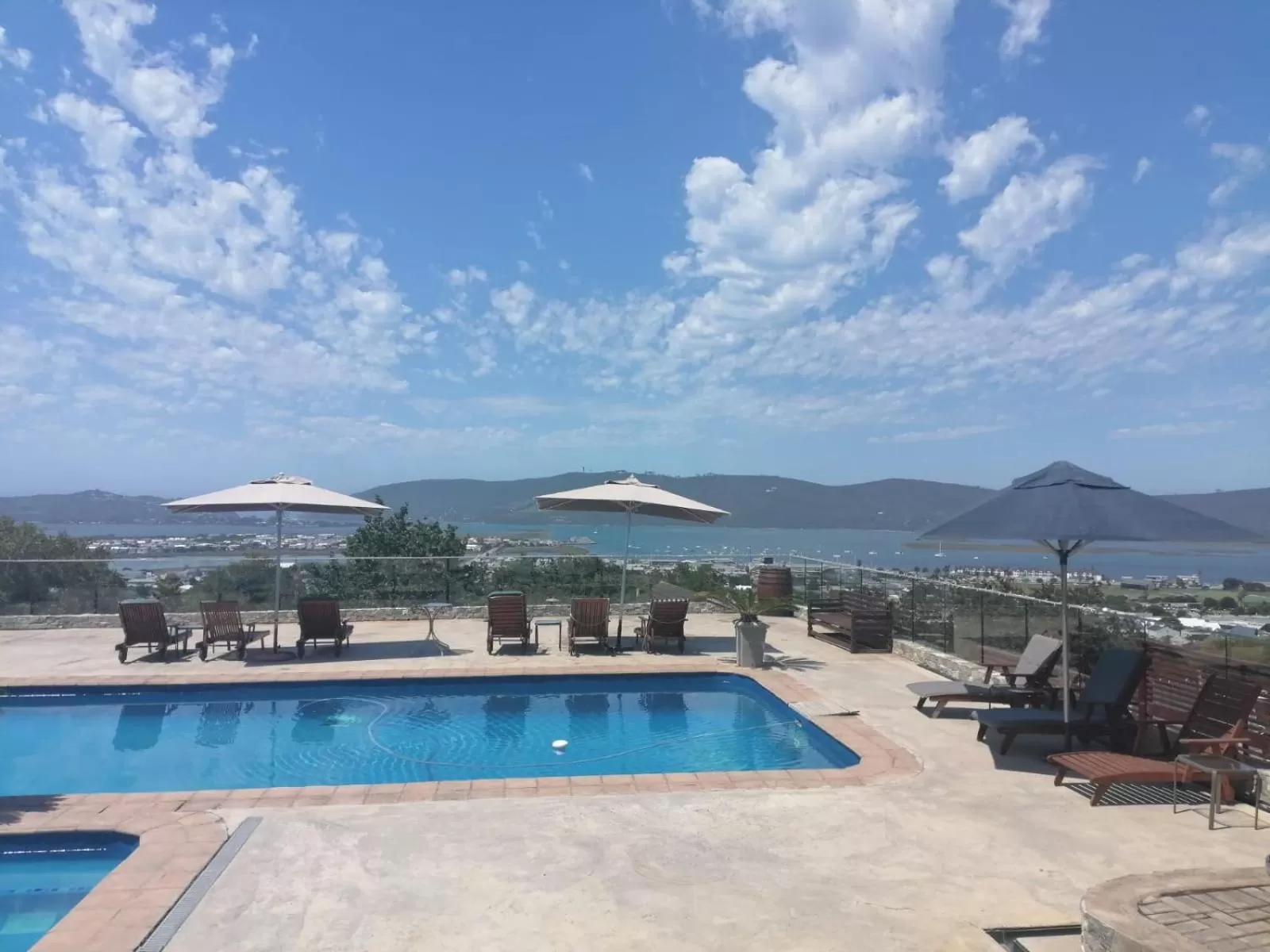 Swimming pool in Issaquena Heights Boutique Hotel