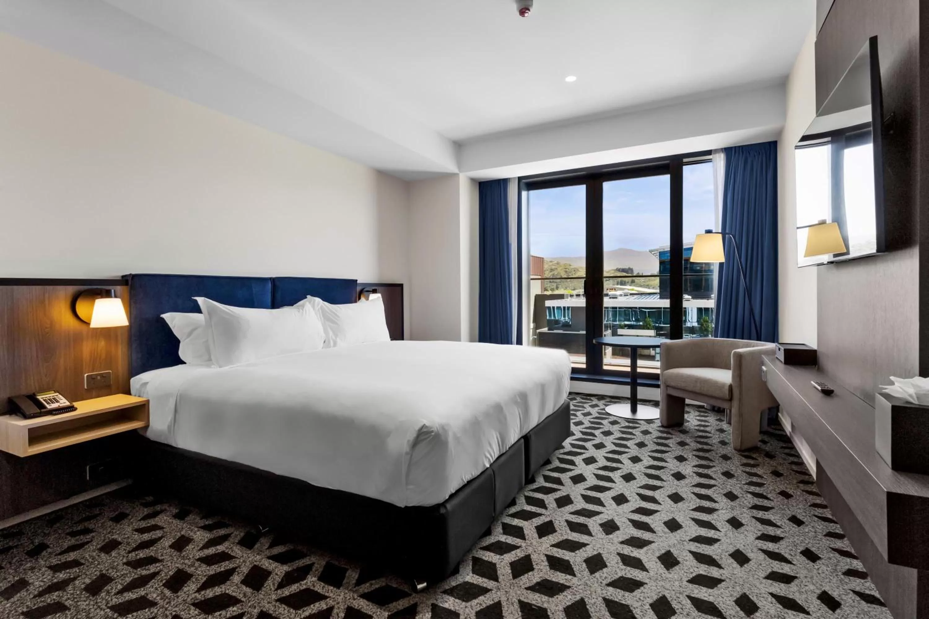 Standard King Room in Holiday Inn Queenstown Remarkables Park