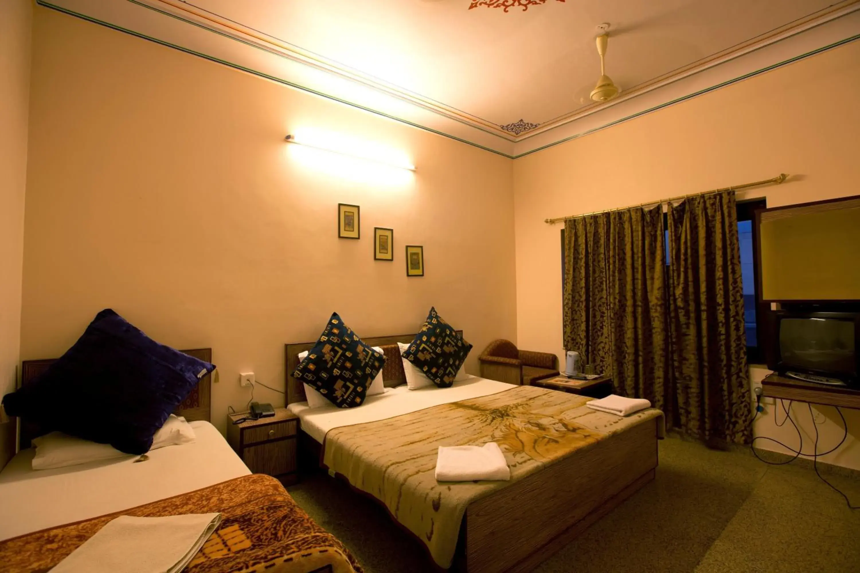 Bed in Hotel Kalyan