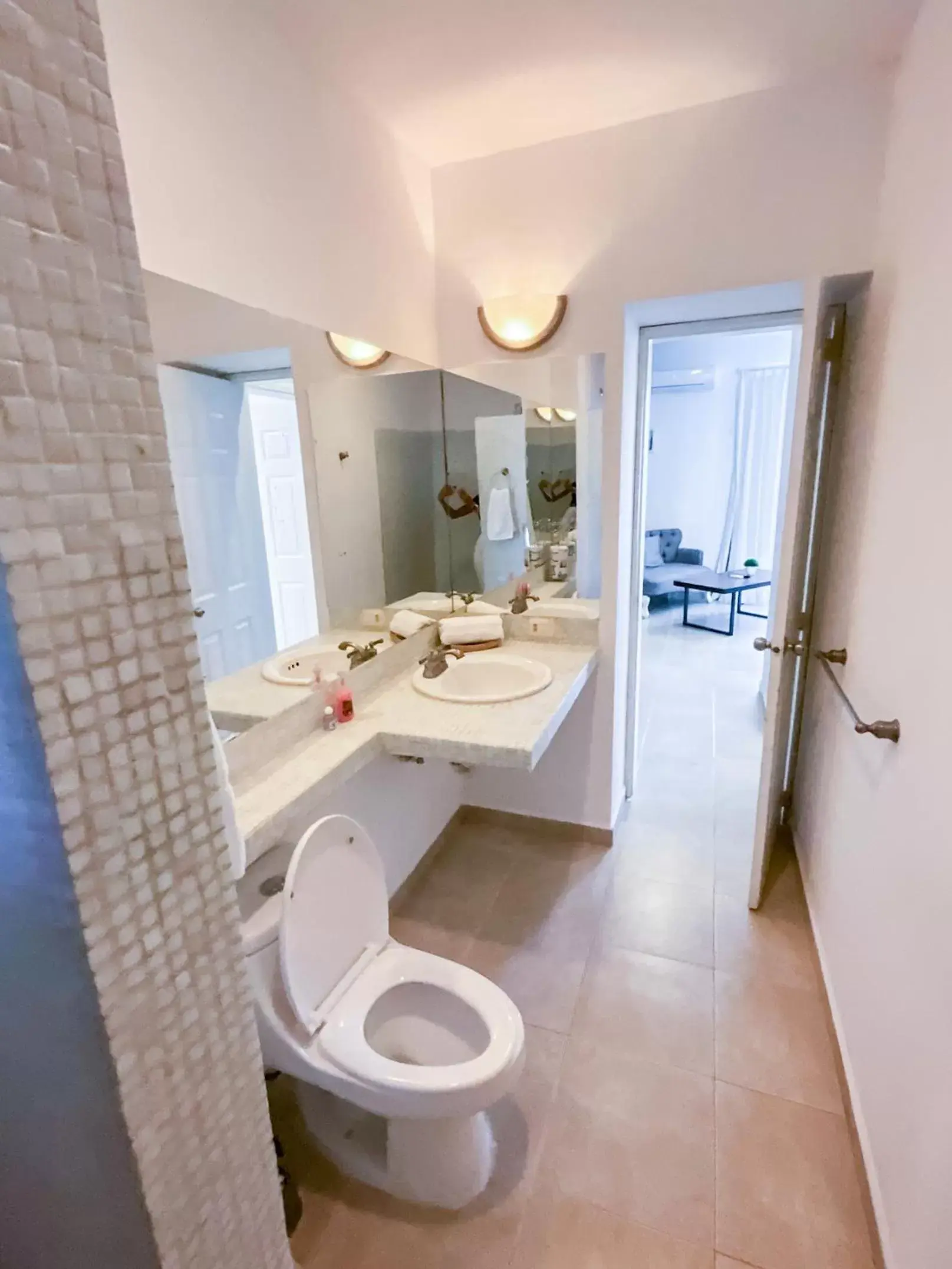 Bathroom in Nasim Condo Hotel con acceso BEACH CLUB GRATIS, metros 5th AVENIDA