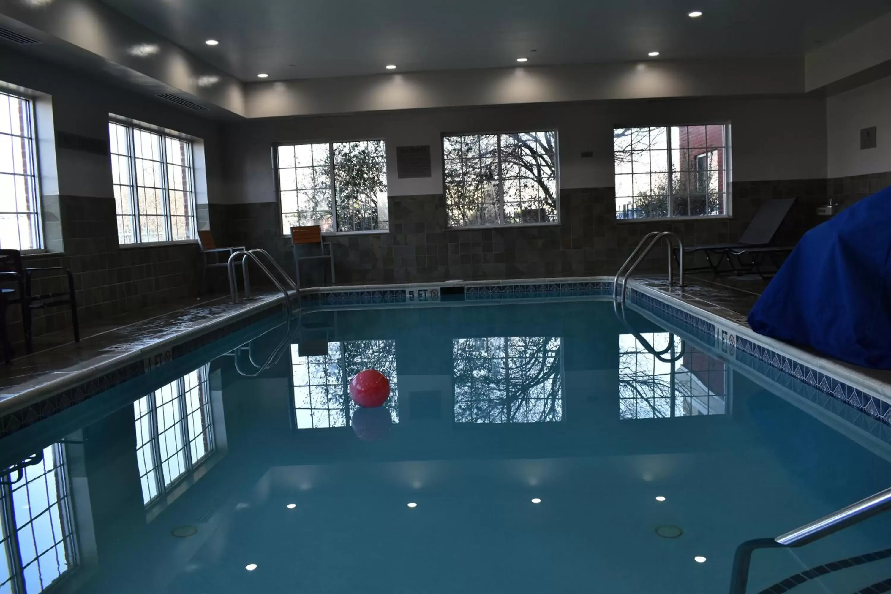Swimming Pool in Country Inn & Suites by Radisson, Hagerstown, MD