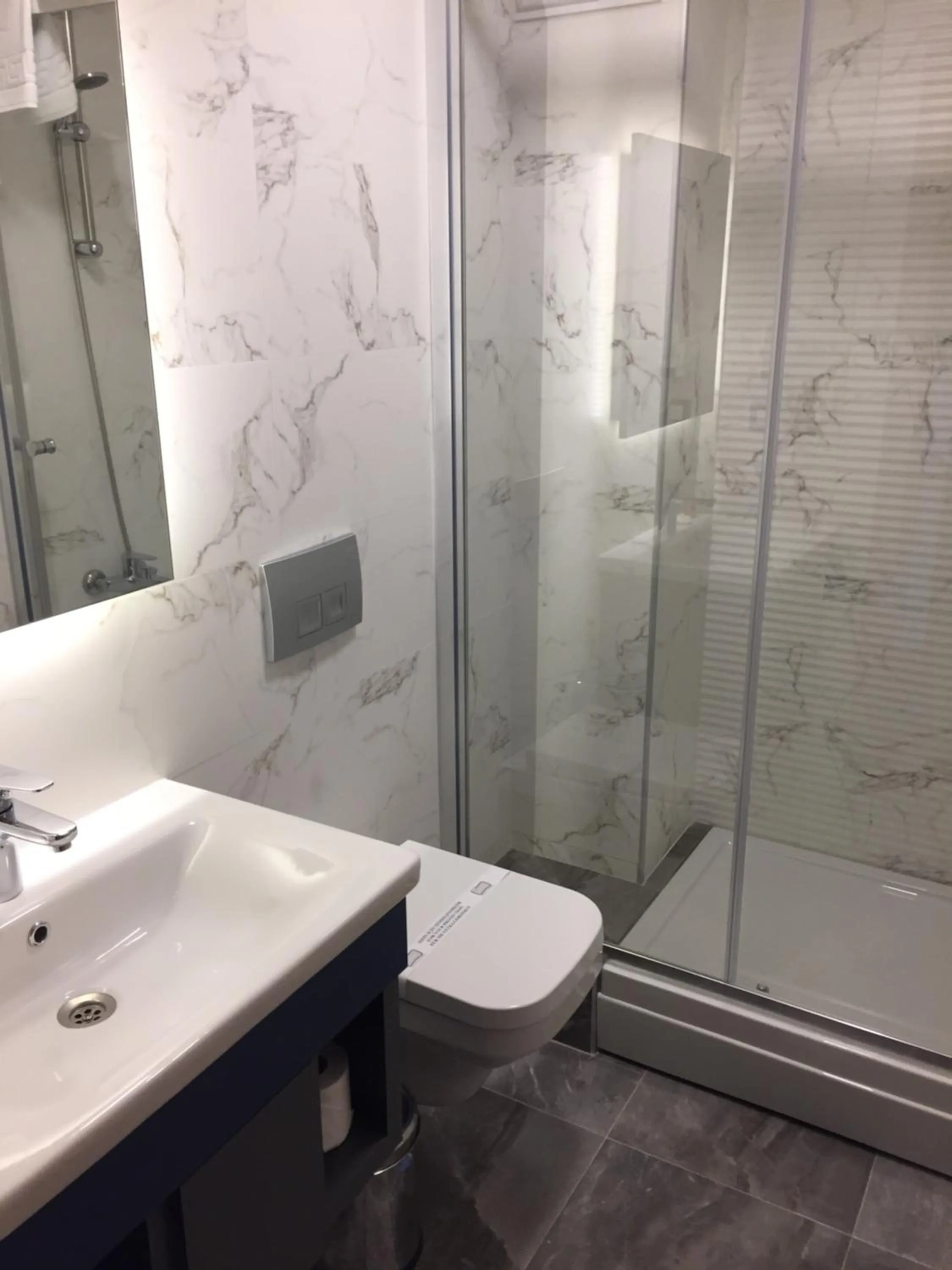 Bathroom in Helen Hotel