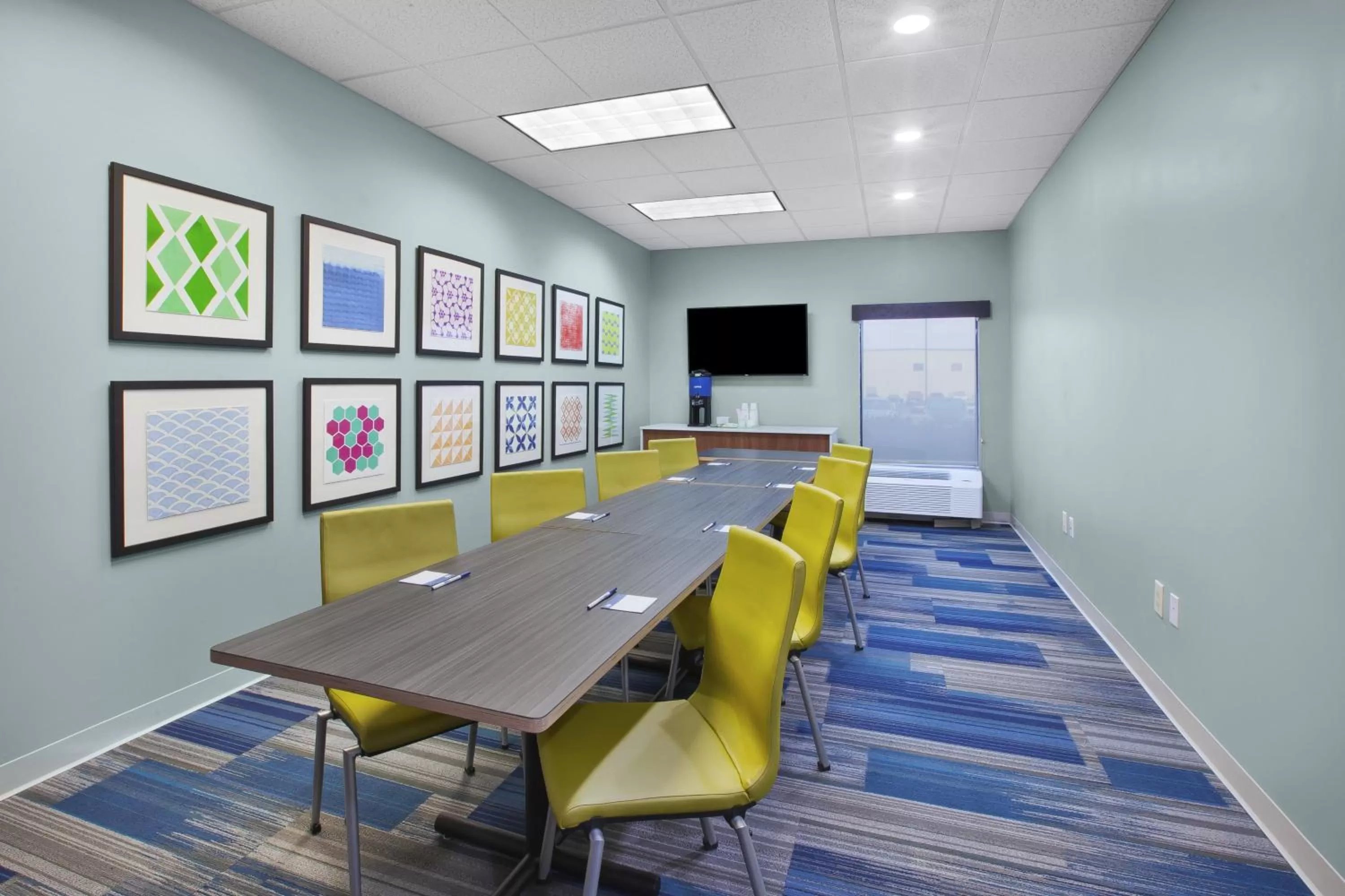 Meeting/conference room in Holiday Inn Express Tiffin by IHG