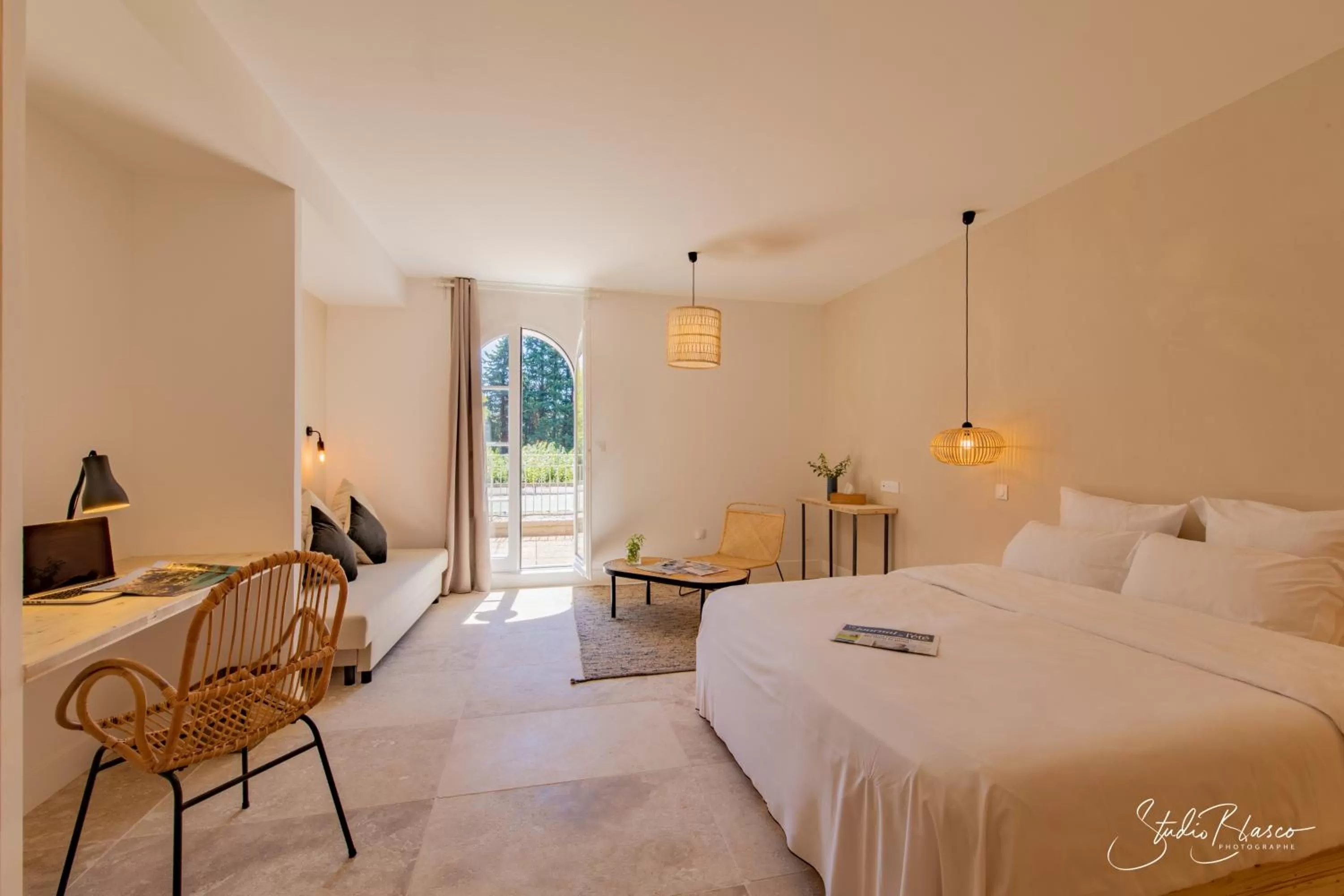 Photo of the whole room, Bed in Moulin de la Roque