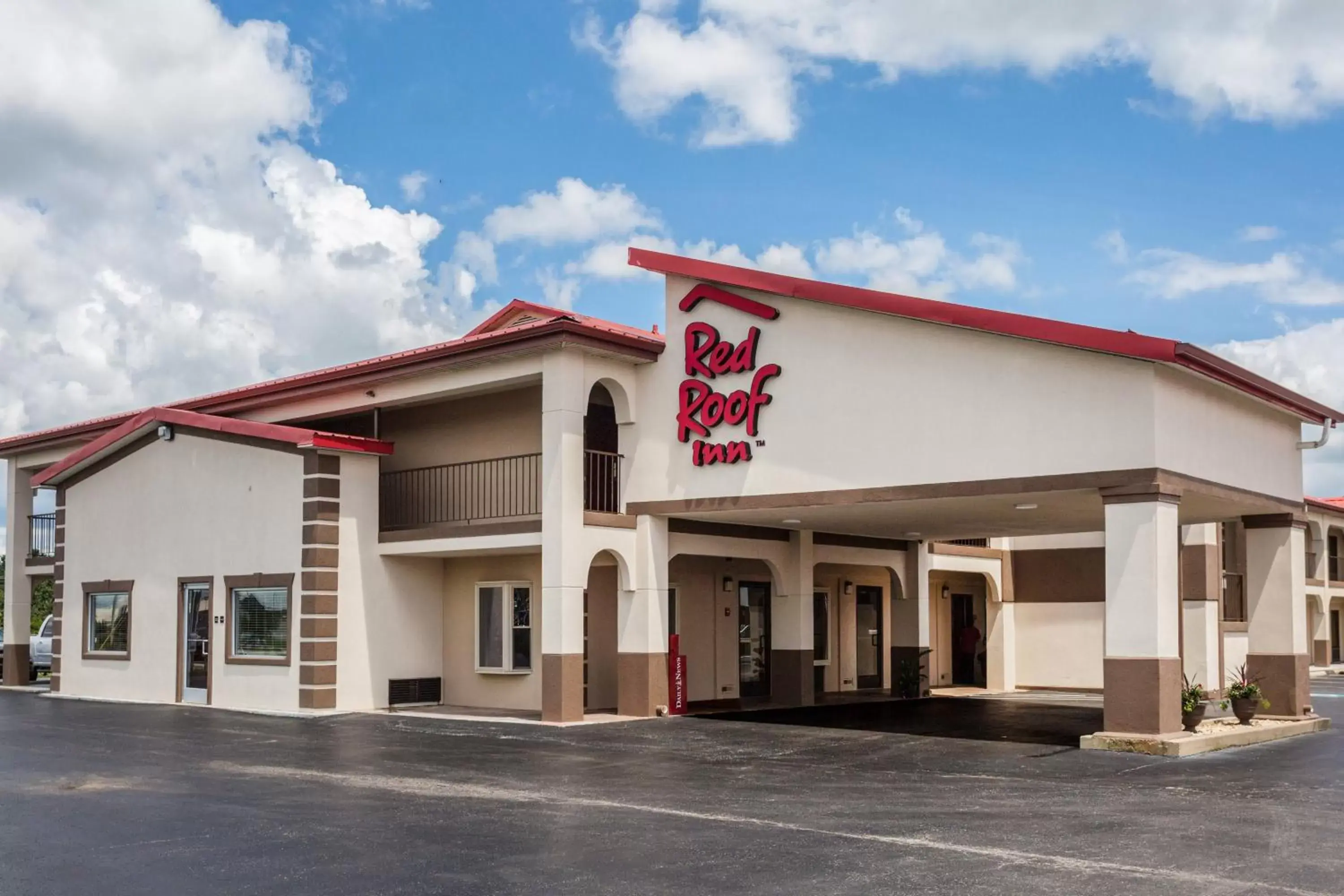 Property Building in Red Roof Inn Bowling Green