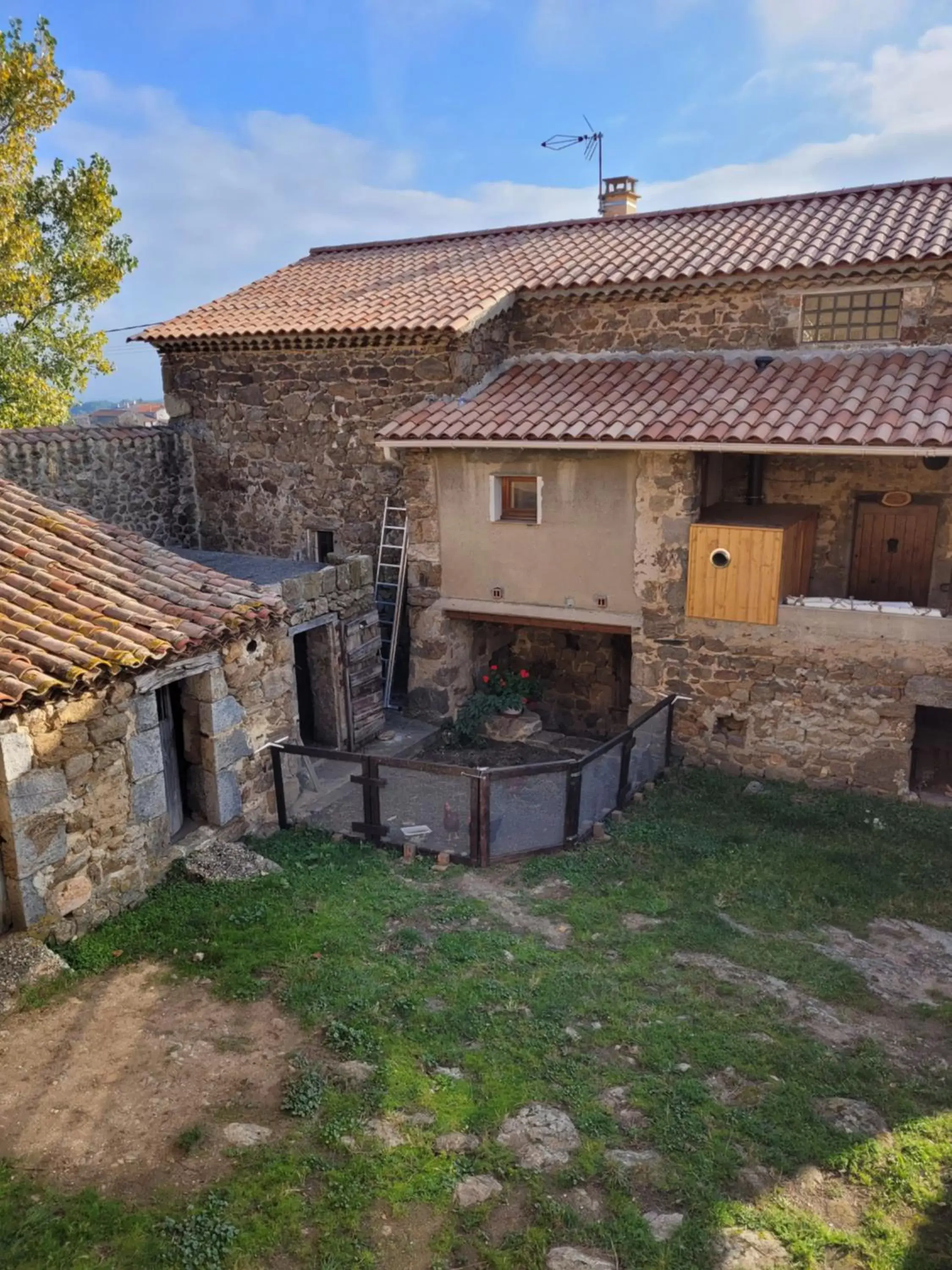 Property Building in Ferme de la Combe - The Goldy's Farm