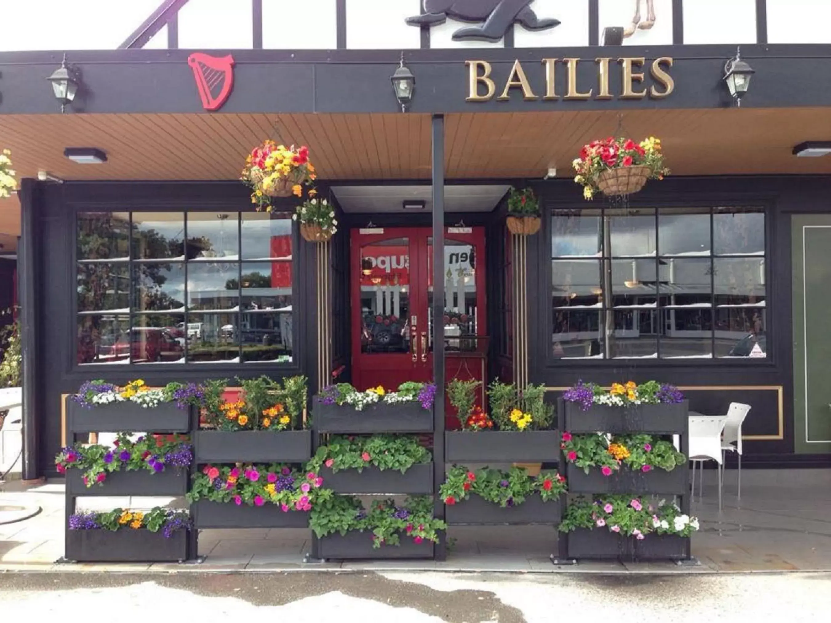 Restaurant/places to eat in Arthur's Court Motor Lodge Restaurant/places to eat in Arthur's Court Motor Lodge