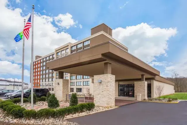 Property Building in Holiday Inn Express & Suites Ft. Washington - Philadelphia, an IHG Hotel