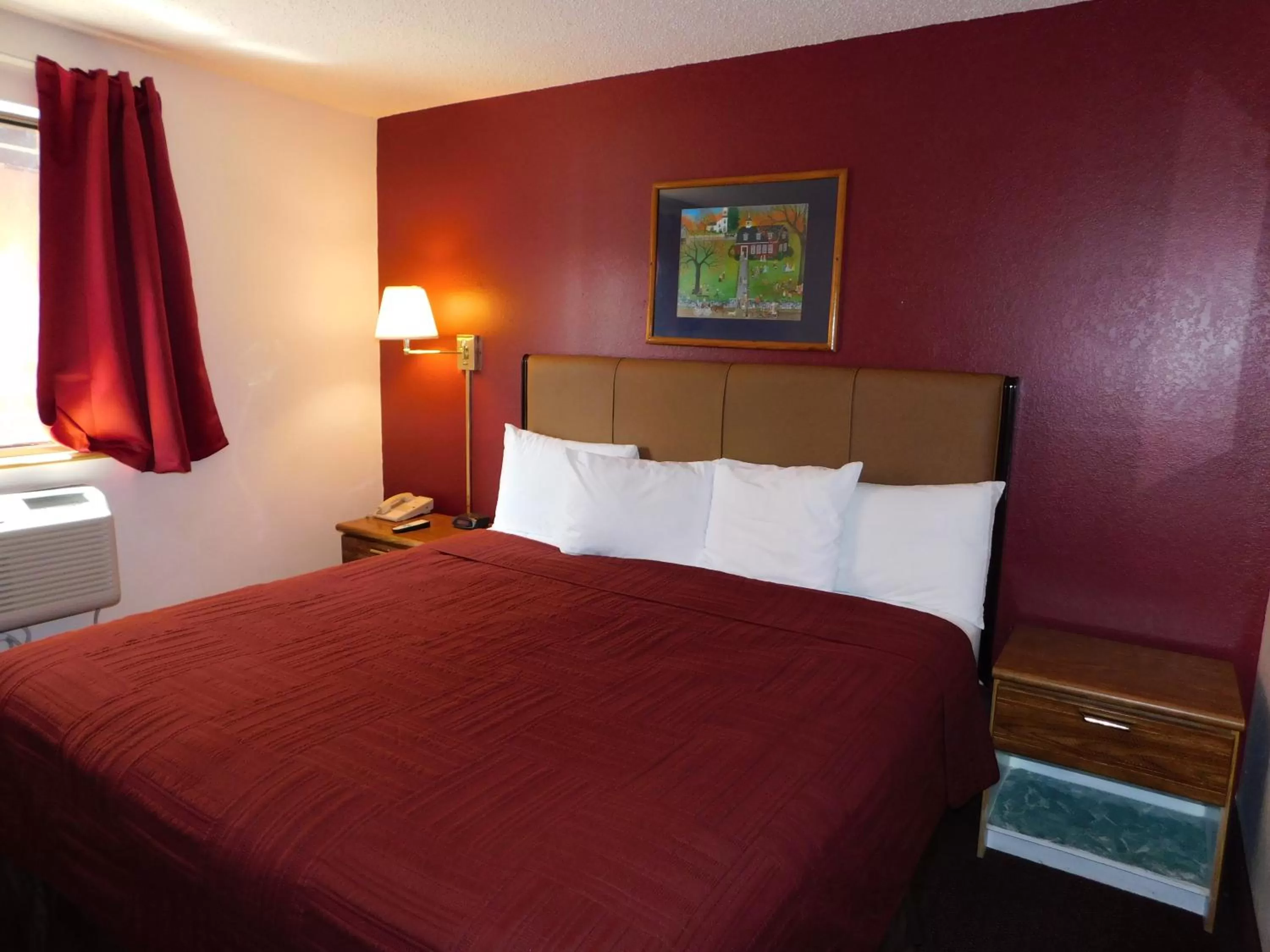 Bed in The Covered Bridge Inn