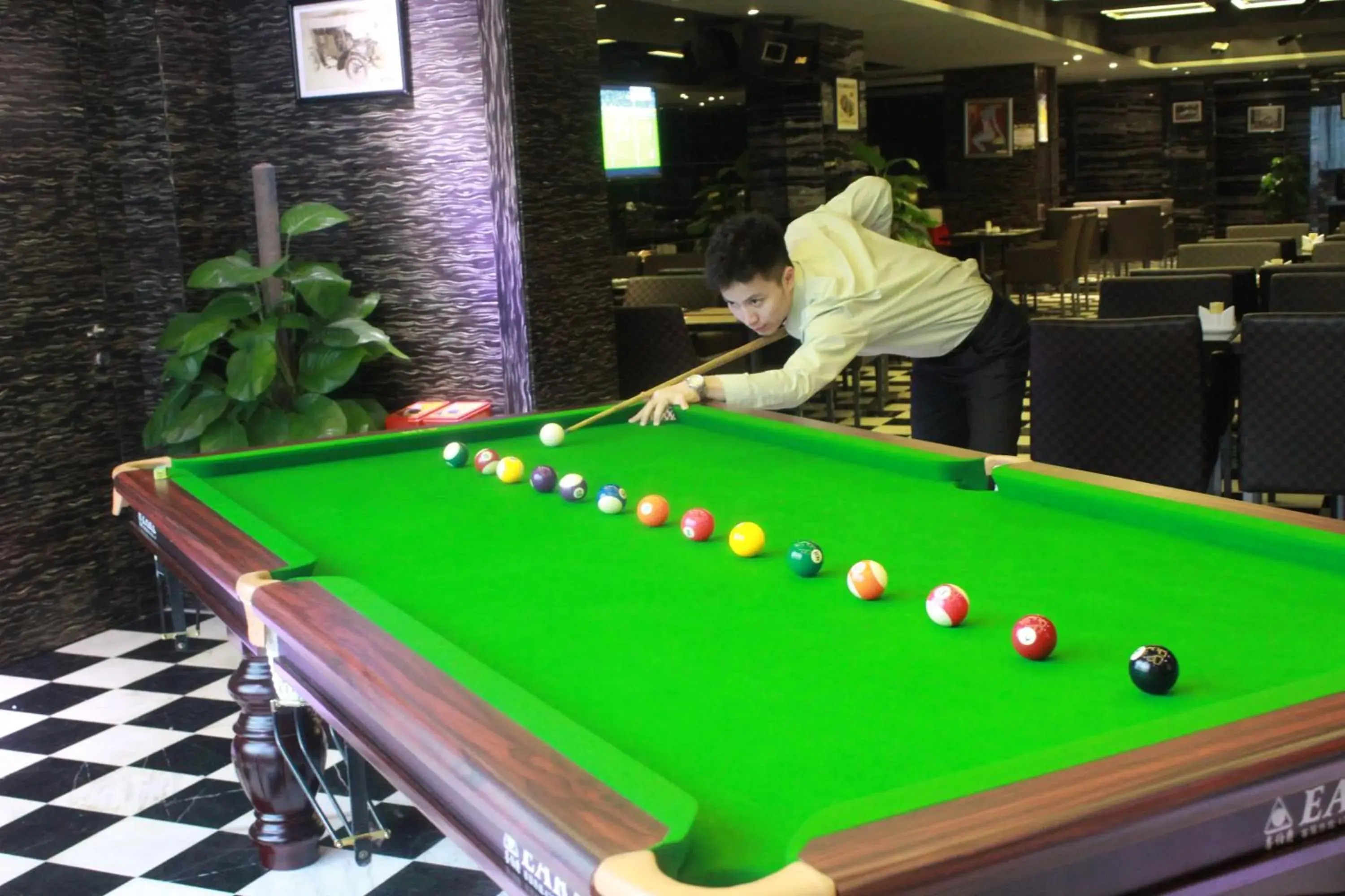 Game Room, Billiards in La Perle International Hotel