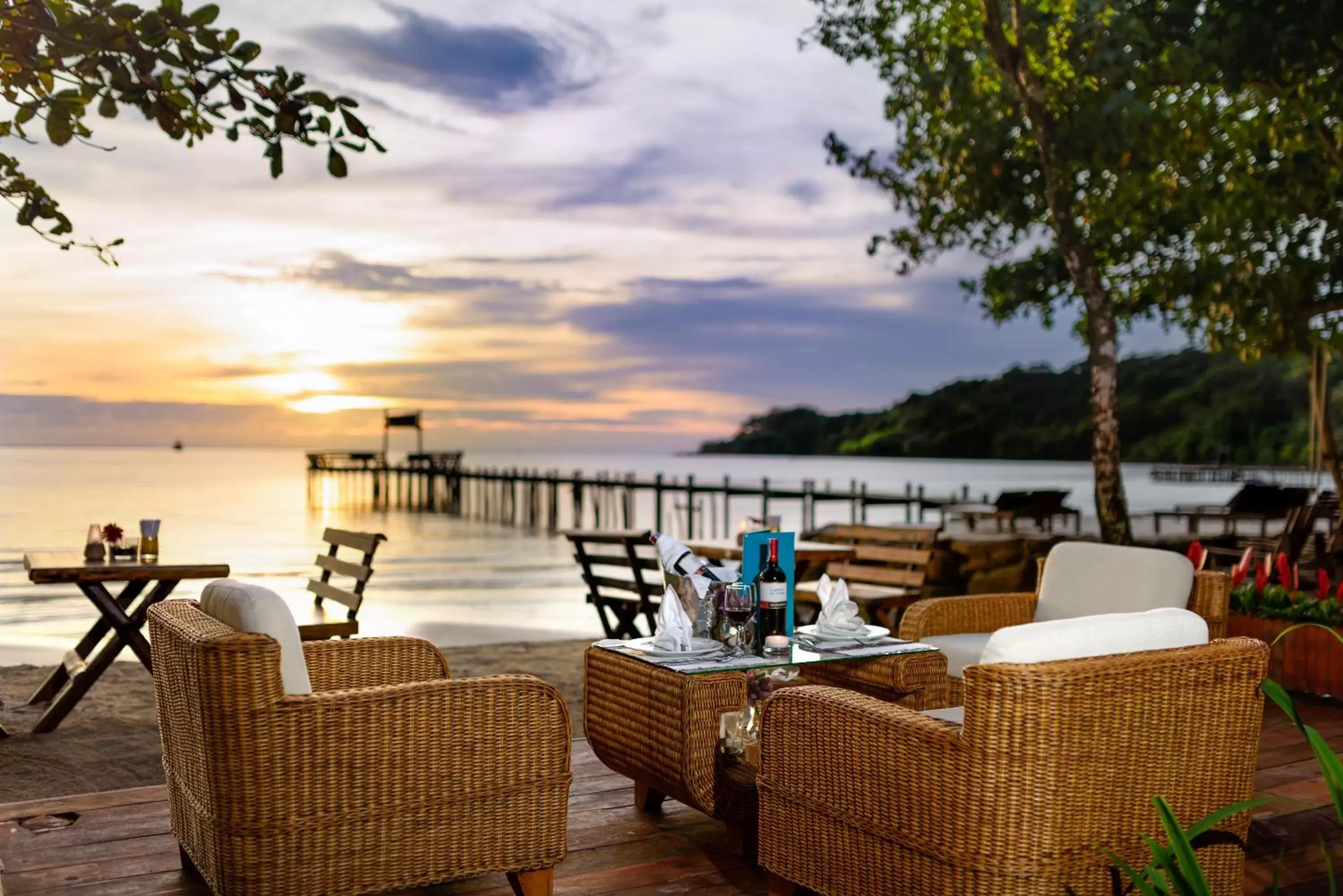Lounge or bar in The Beach Natural Resort Koh Kood Lounge or bar in The Beach Natural Resort Koh Kood