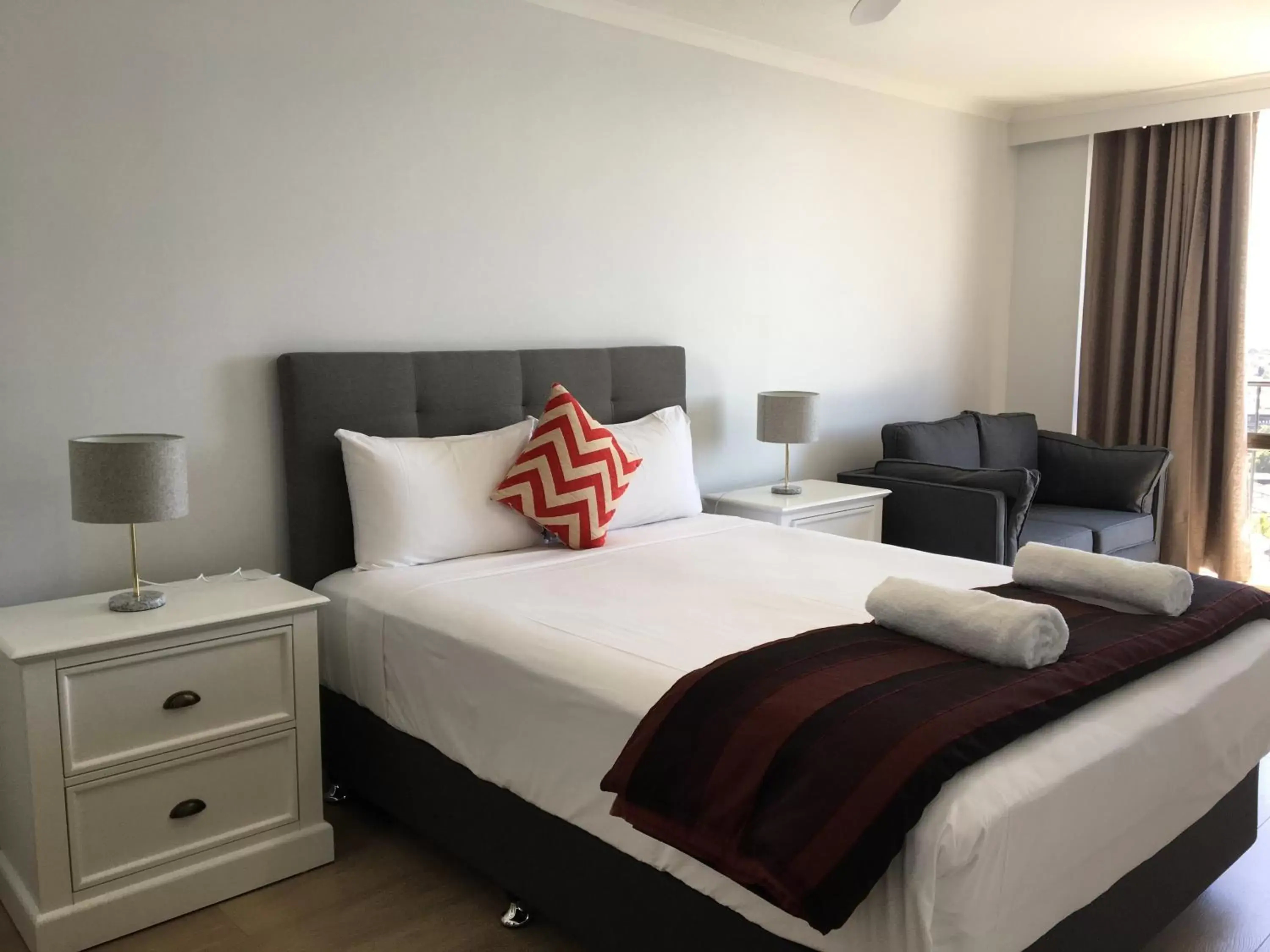 Bed in Silverton Apartment Resort Surfers Paradise