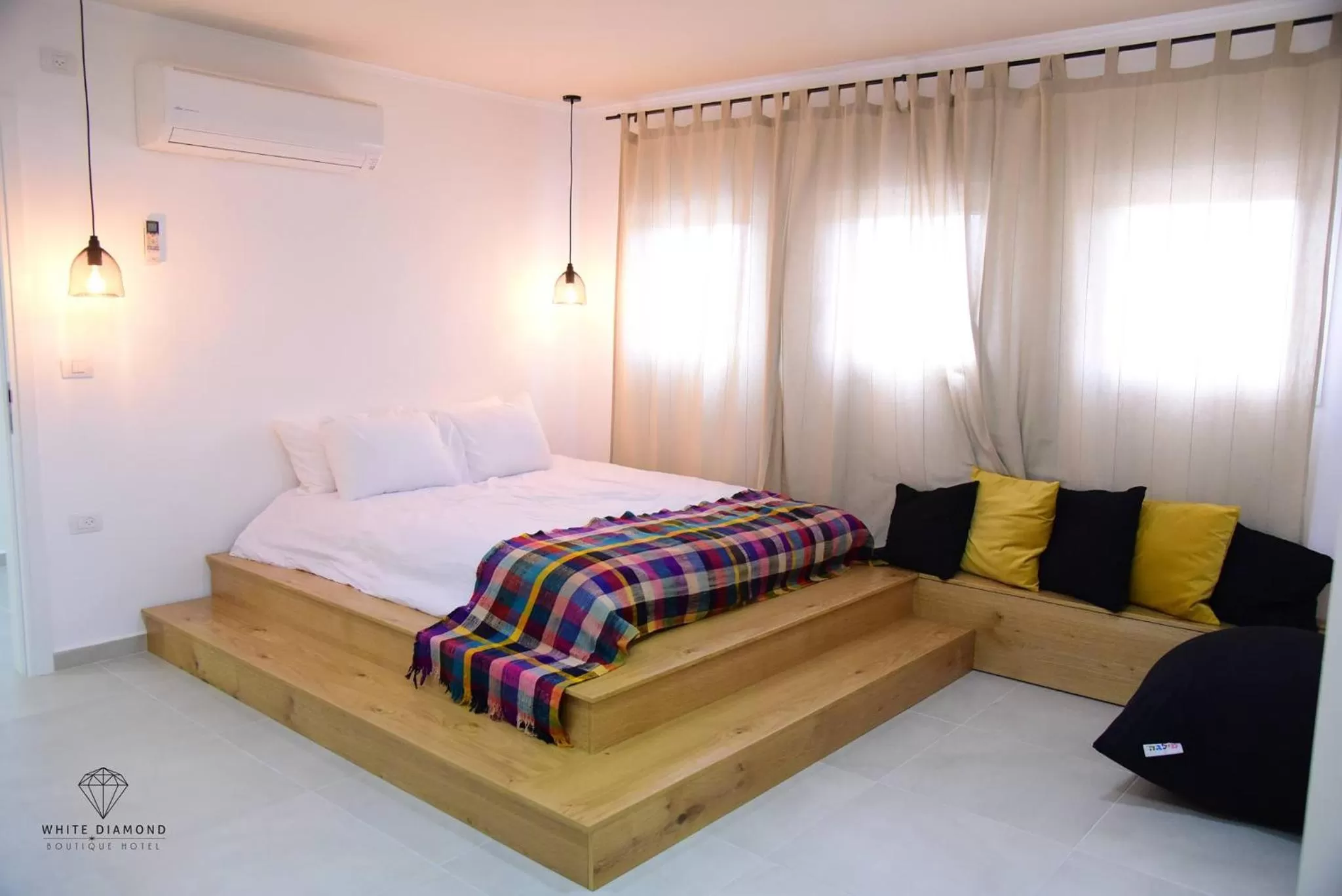 Bed in White Diamond