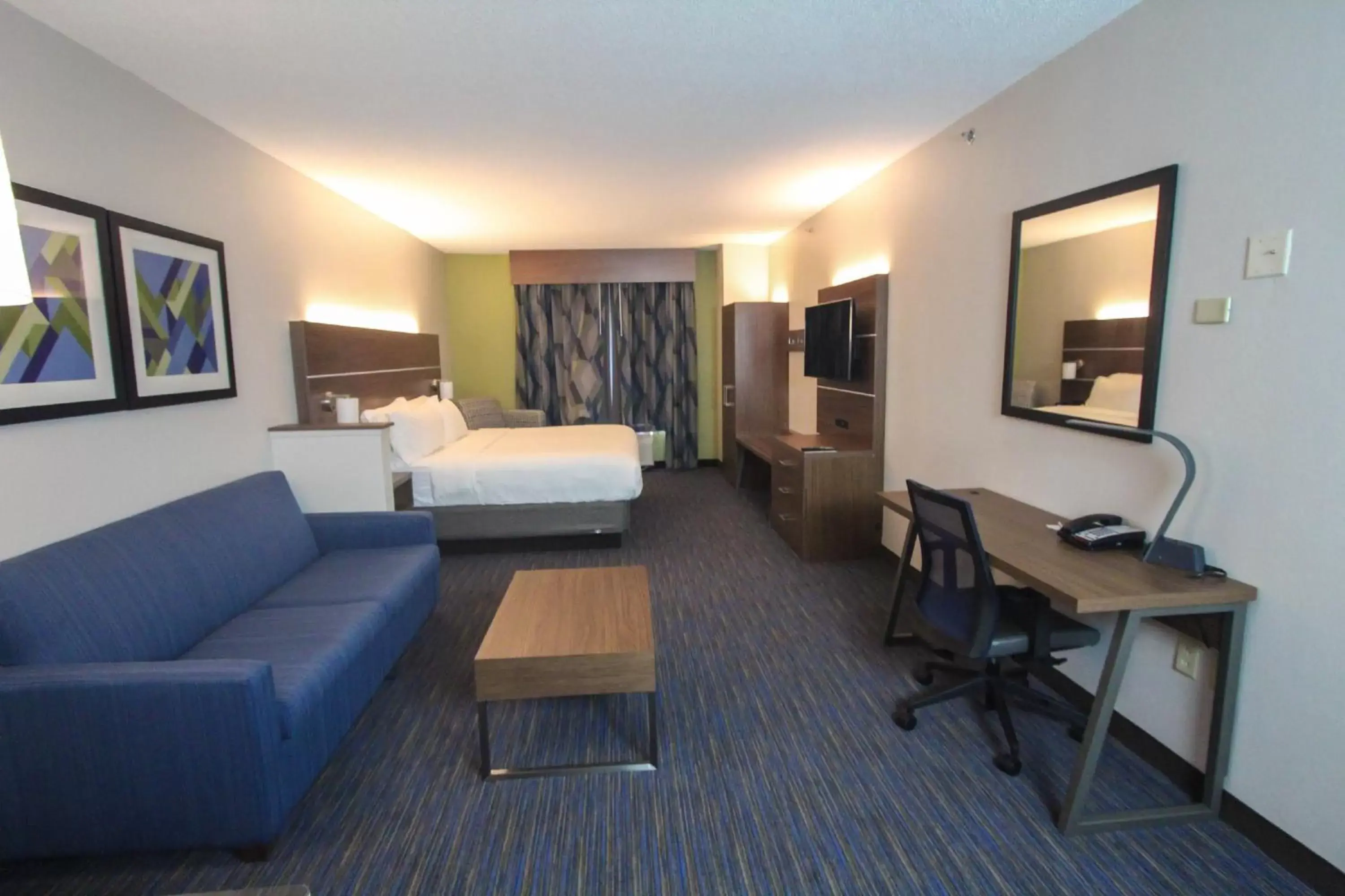 Photo of the whole room in Holiday Inn Express Hotel & Suites Charleston - North, an IHG Hotel