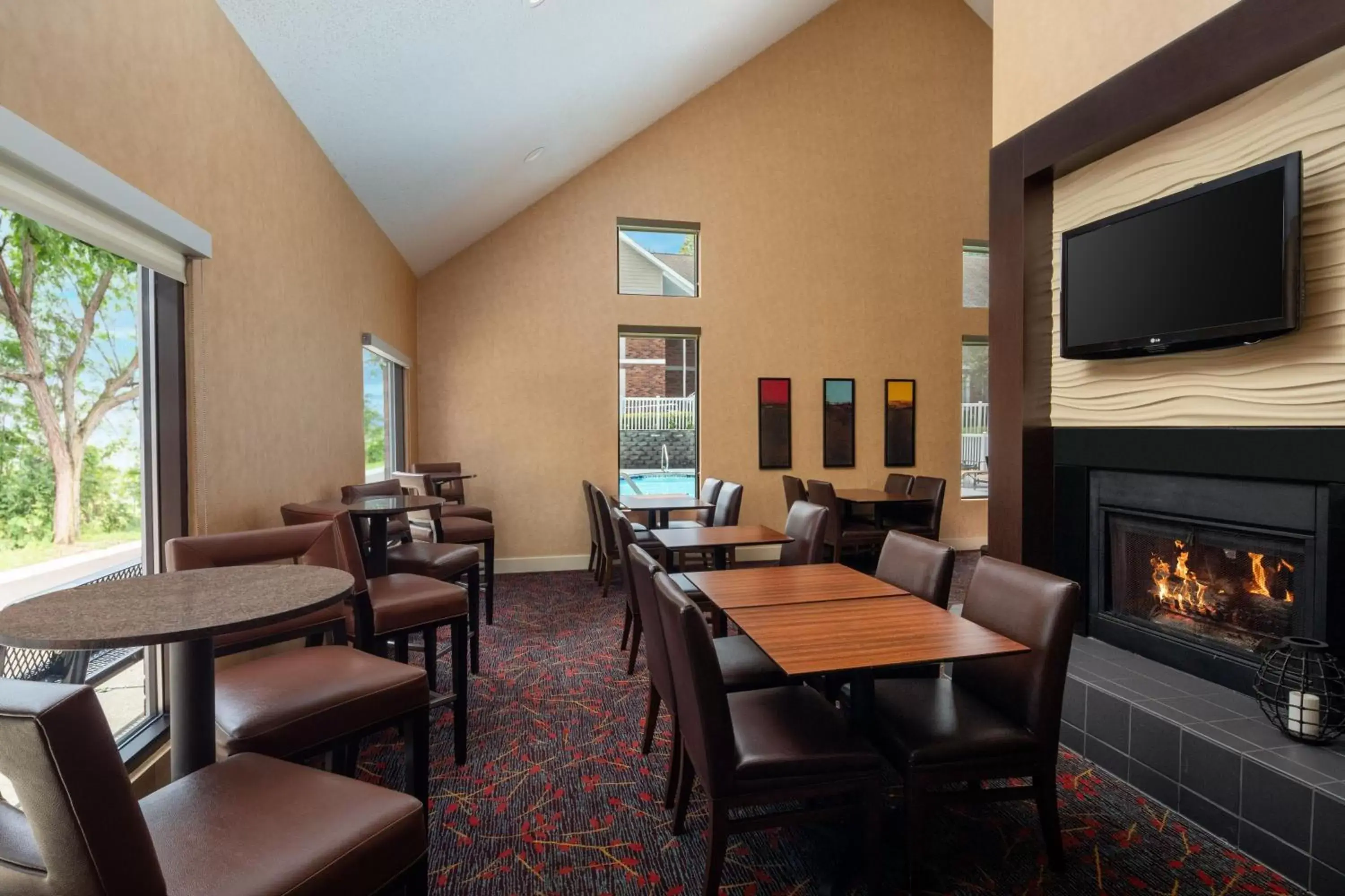 Lobby or reception, Restaurant/Places to Eat in Residence Inn Binghamton