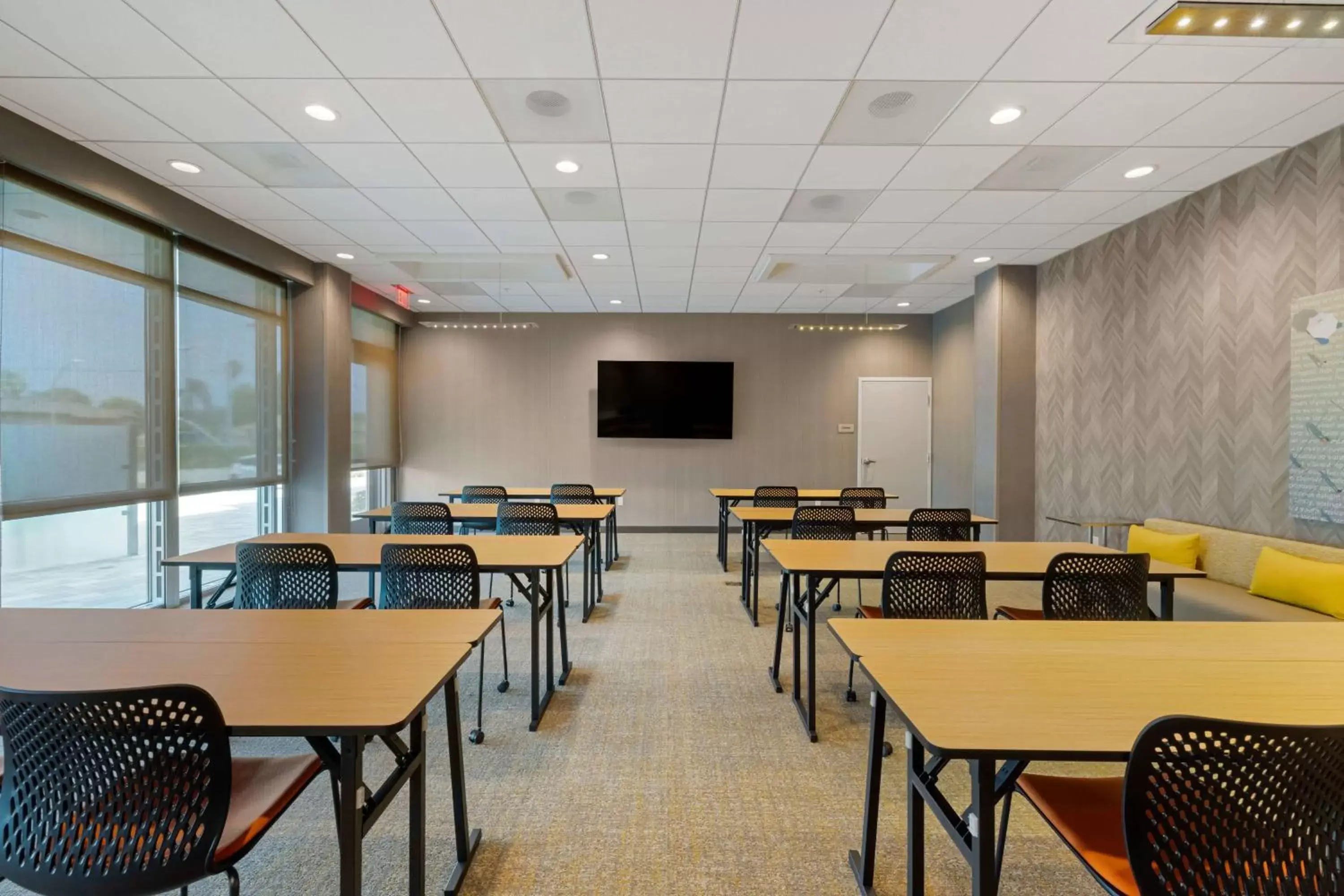 Meeting/conference room in SpringHill Suites by Marriott Anaheim Placentia Fullerton
