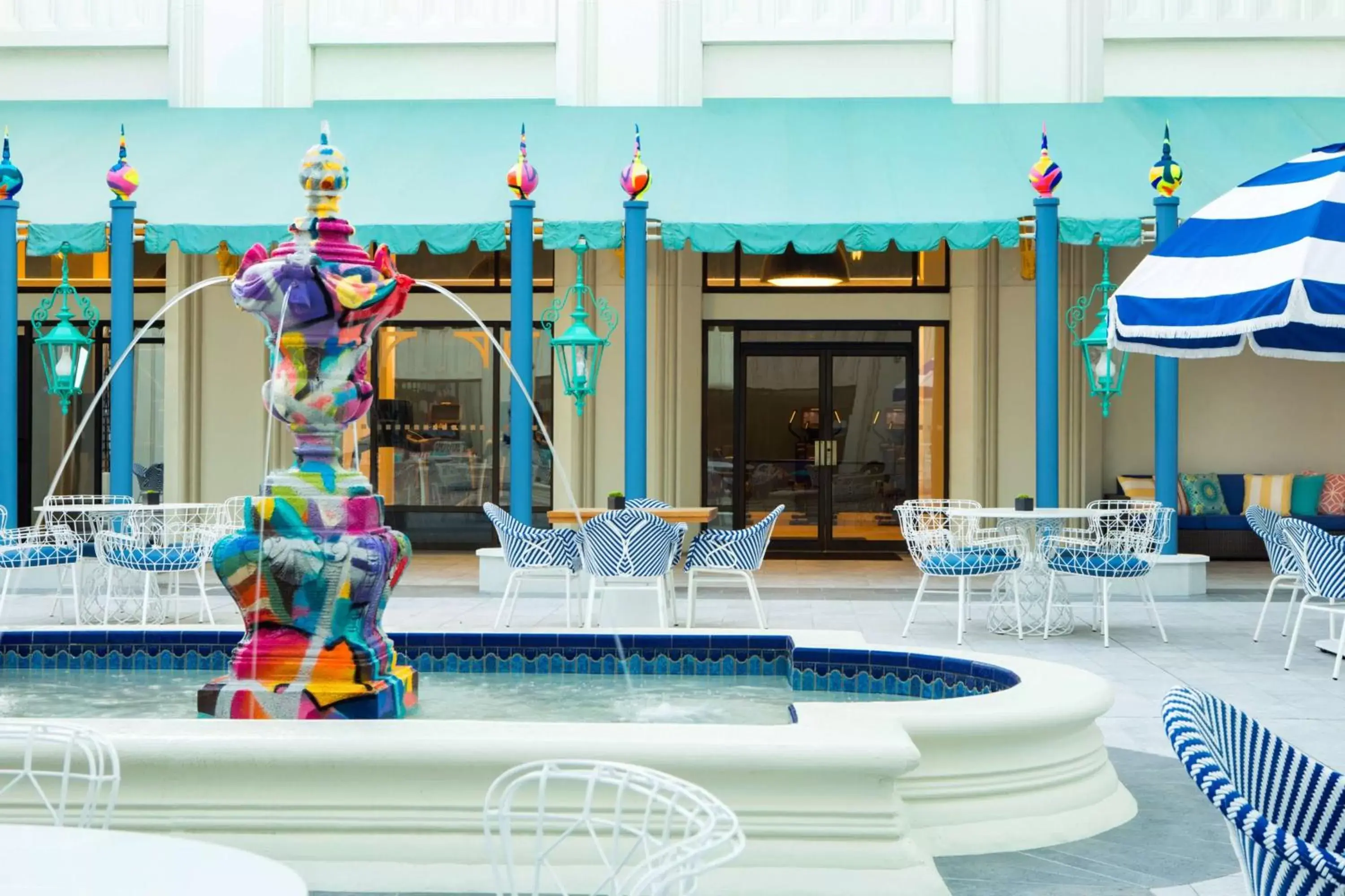Inner courtyard view, Swimming Pool in Hilton Orlando Buena Vista Palace - Disney Springs Area