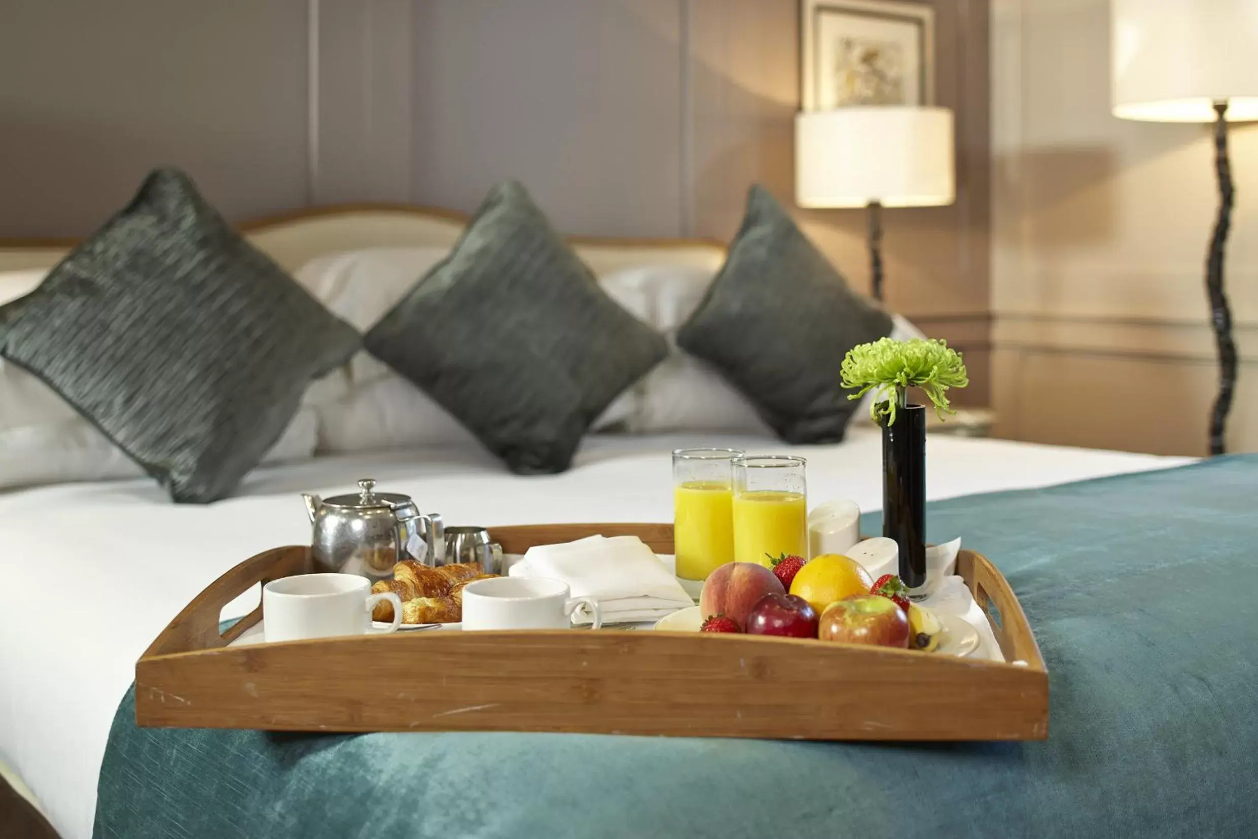 Bed, Breakfast in Sir Christopher Wren Hotel