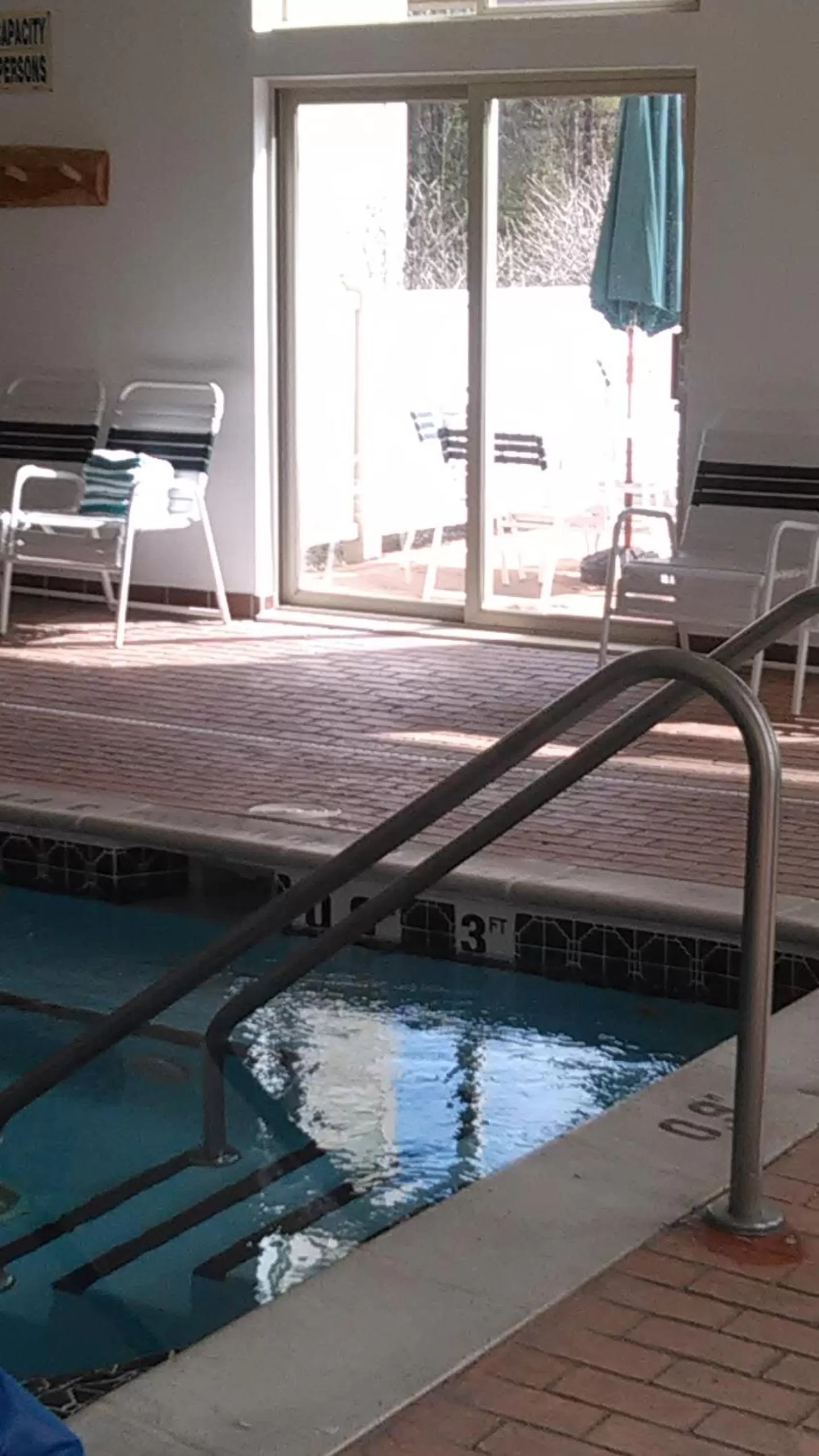 Swimming pool in Pellston Lodge