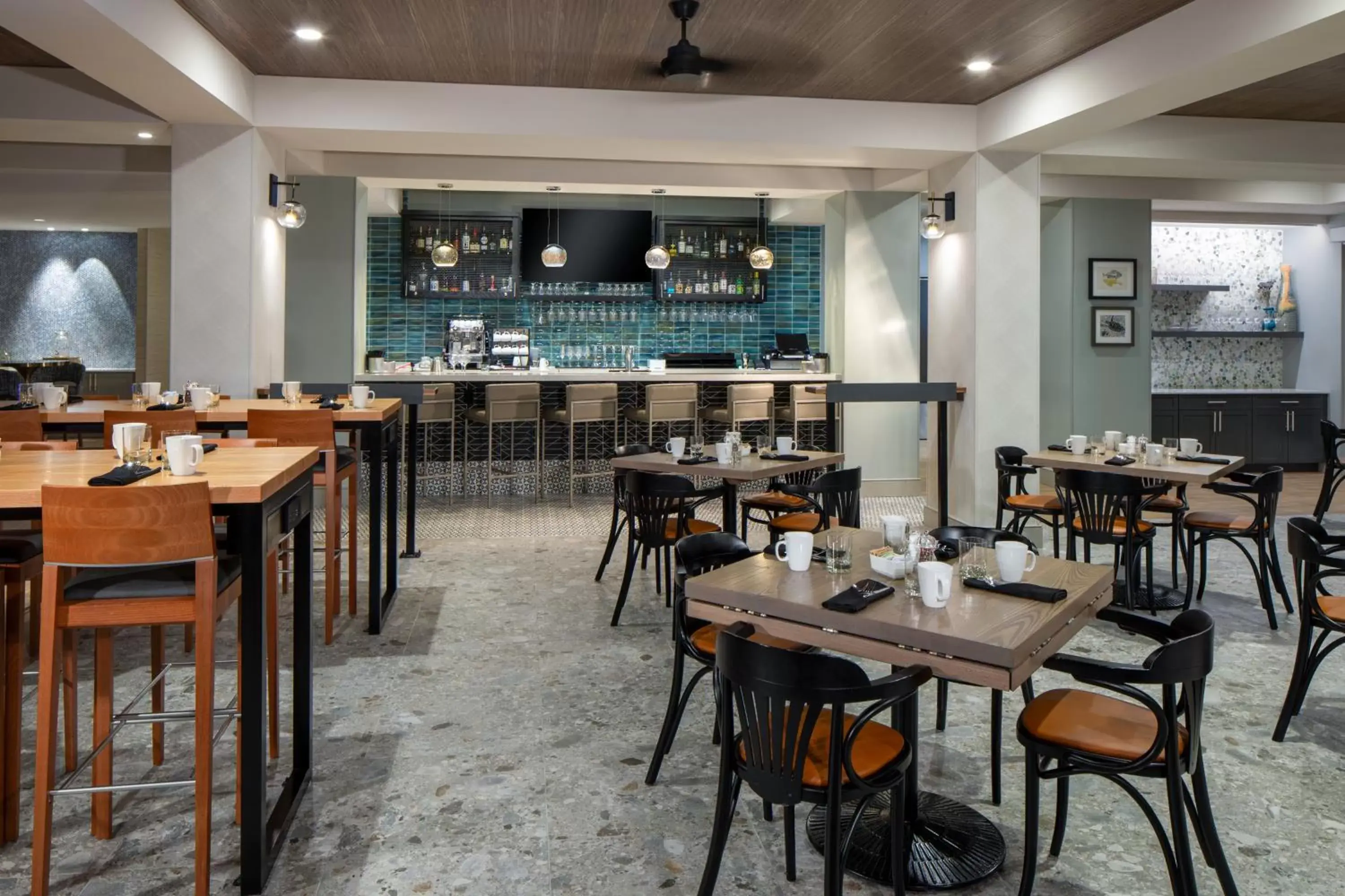 Restaurant/places to eat in Coast Rehoboth Beach, Tapestry Collection By Hilton Restaurant/places to eat in Coast Rehoboth Beach, Tapestry Collection By Hilton