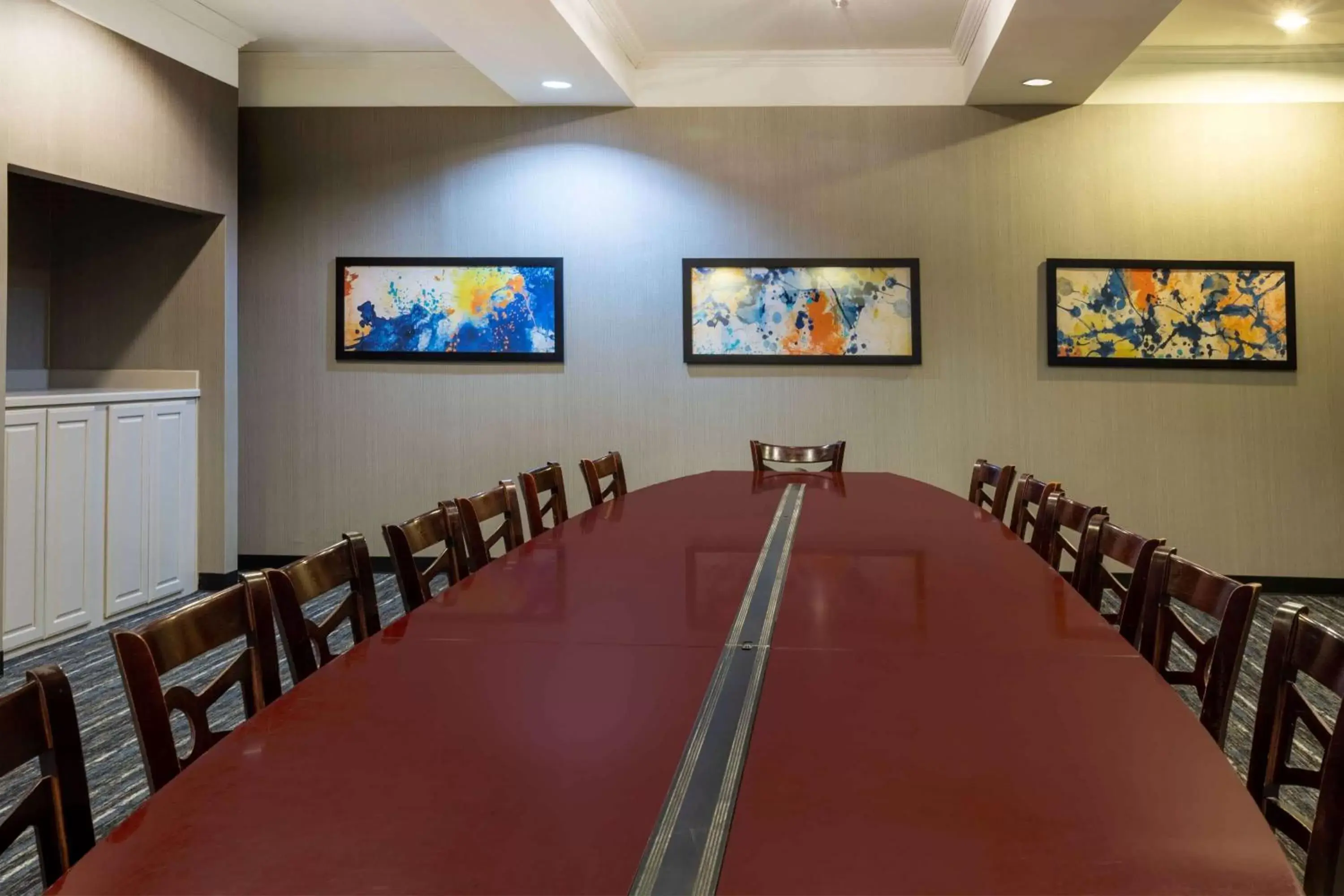 Meeting/conference room in La Quinta by Wyndham Bridgeport