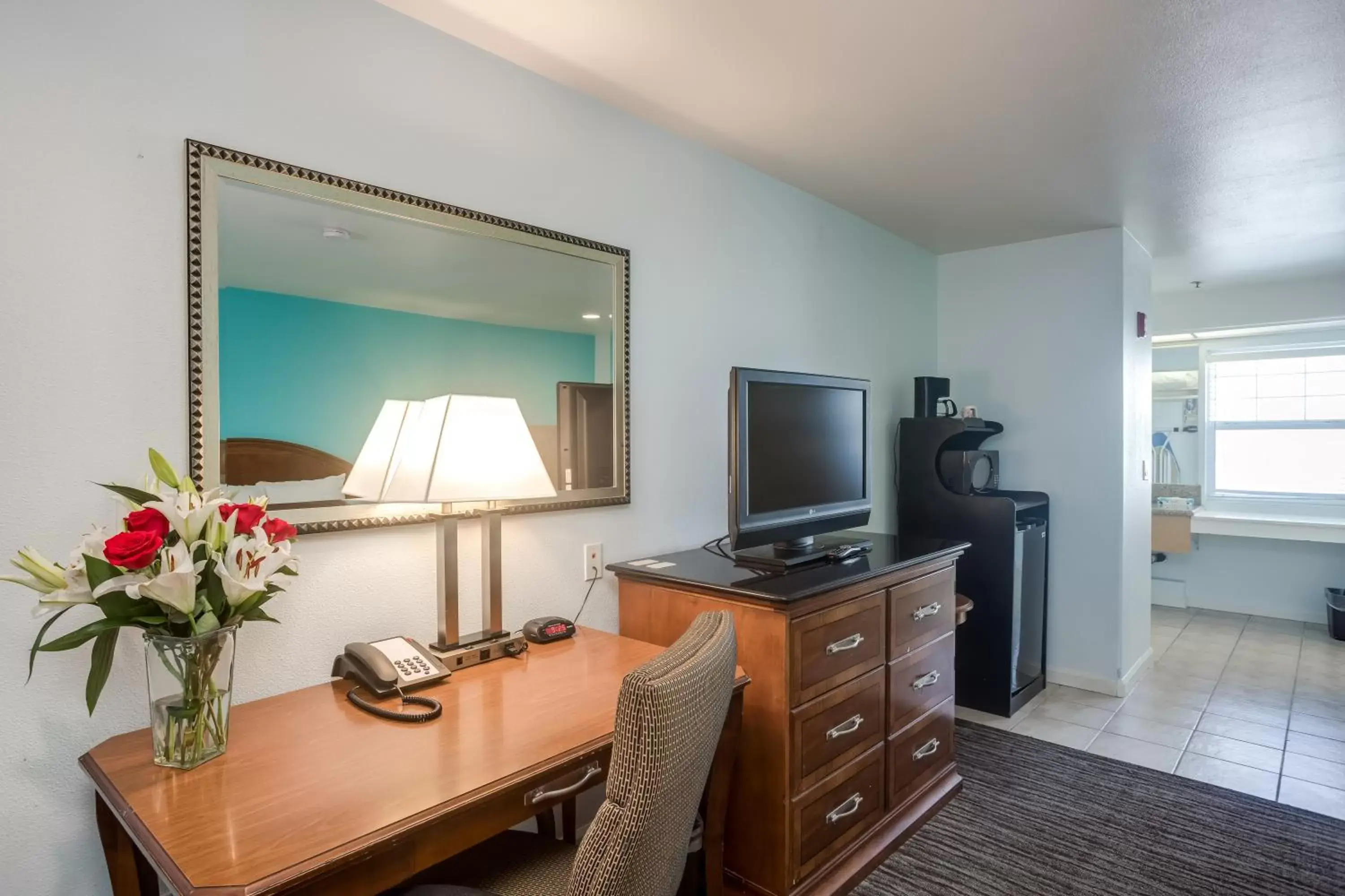 TV and multimedia, TV/Entertainment Center in Pacifica Beach Hotel