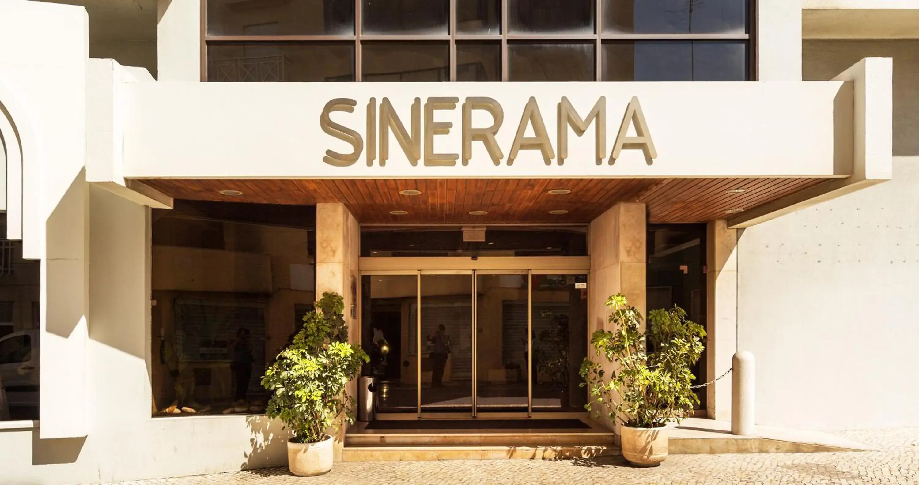 Facade/entrance in Hotel Apartamento Sinerama