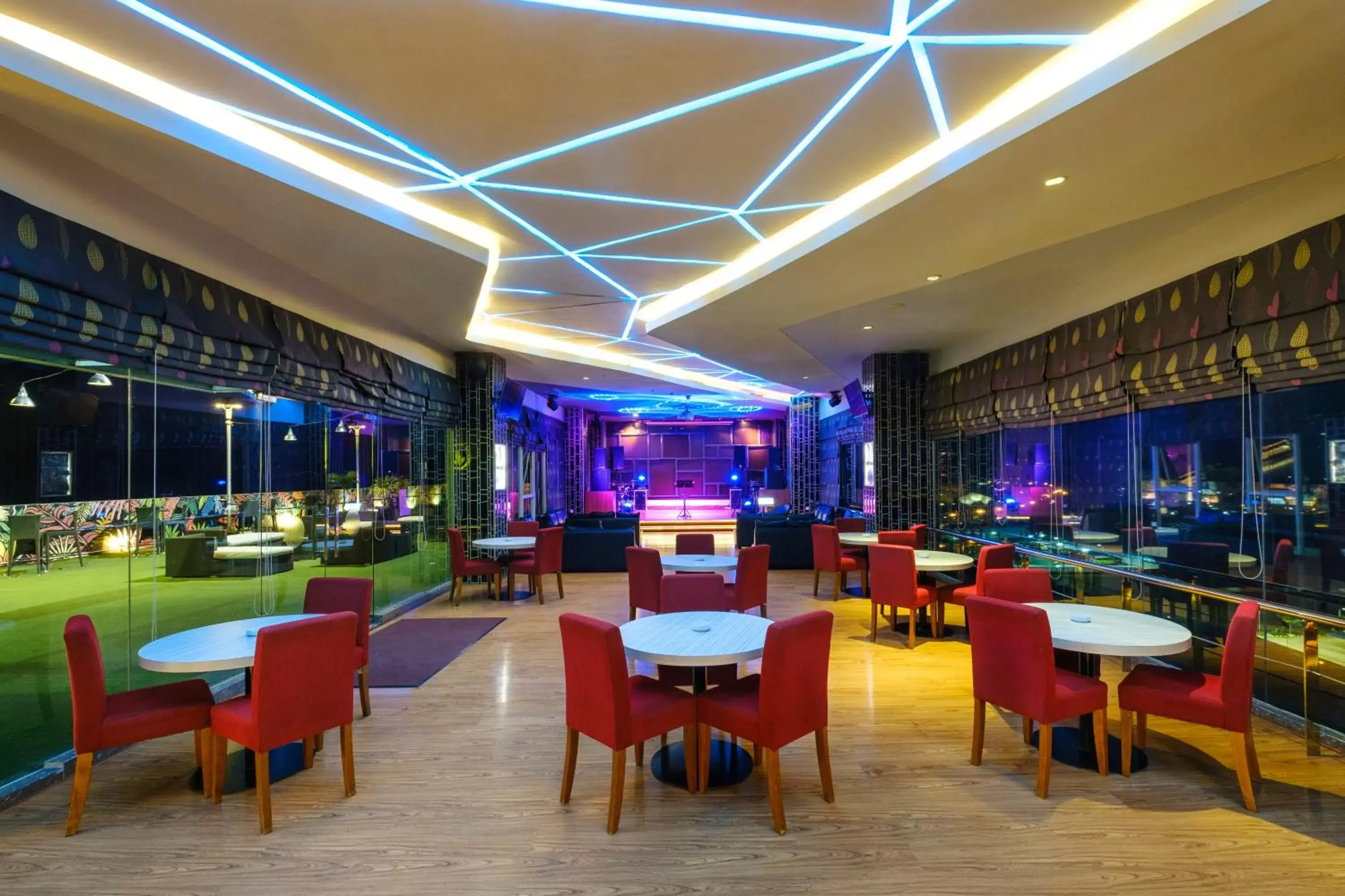 Lounge or bar in Grand Artos Hotel & Convention Lounge or bar in Grand Artos Hotel & Convention