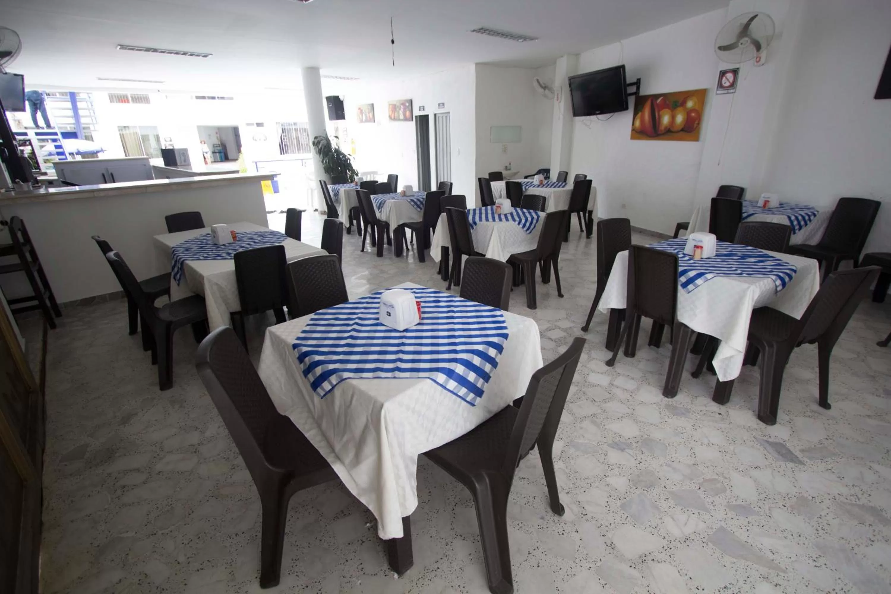 Restaurant/places to eat in Blue Star Hotel