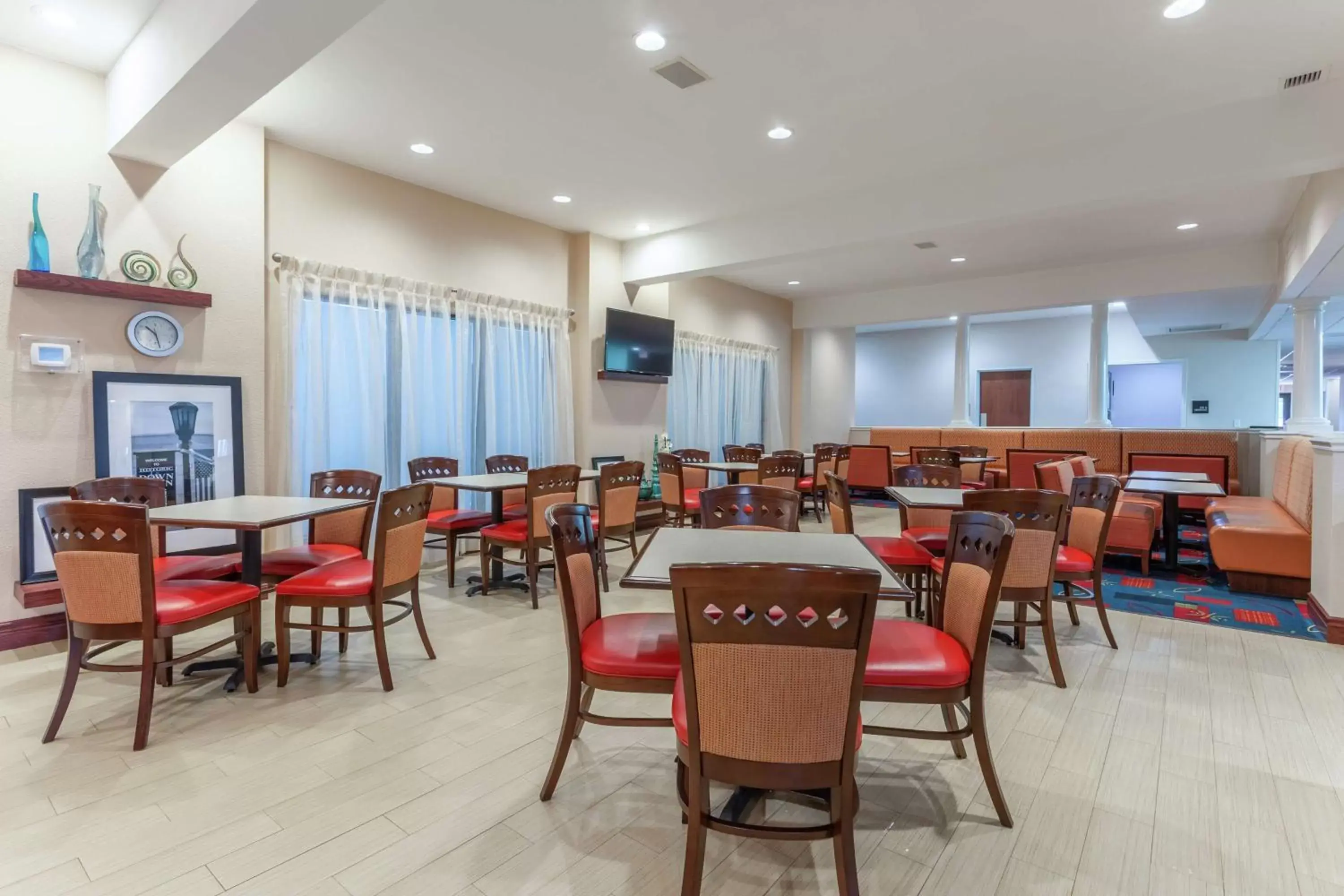 Breakfast, Restaurant/Places to Eat in Hampton Inn Jefferson City at Capital Mall