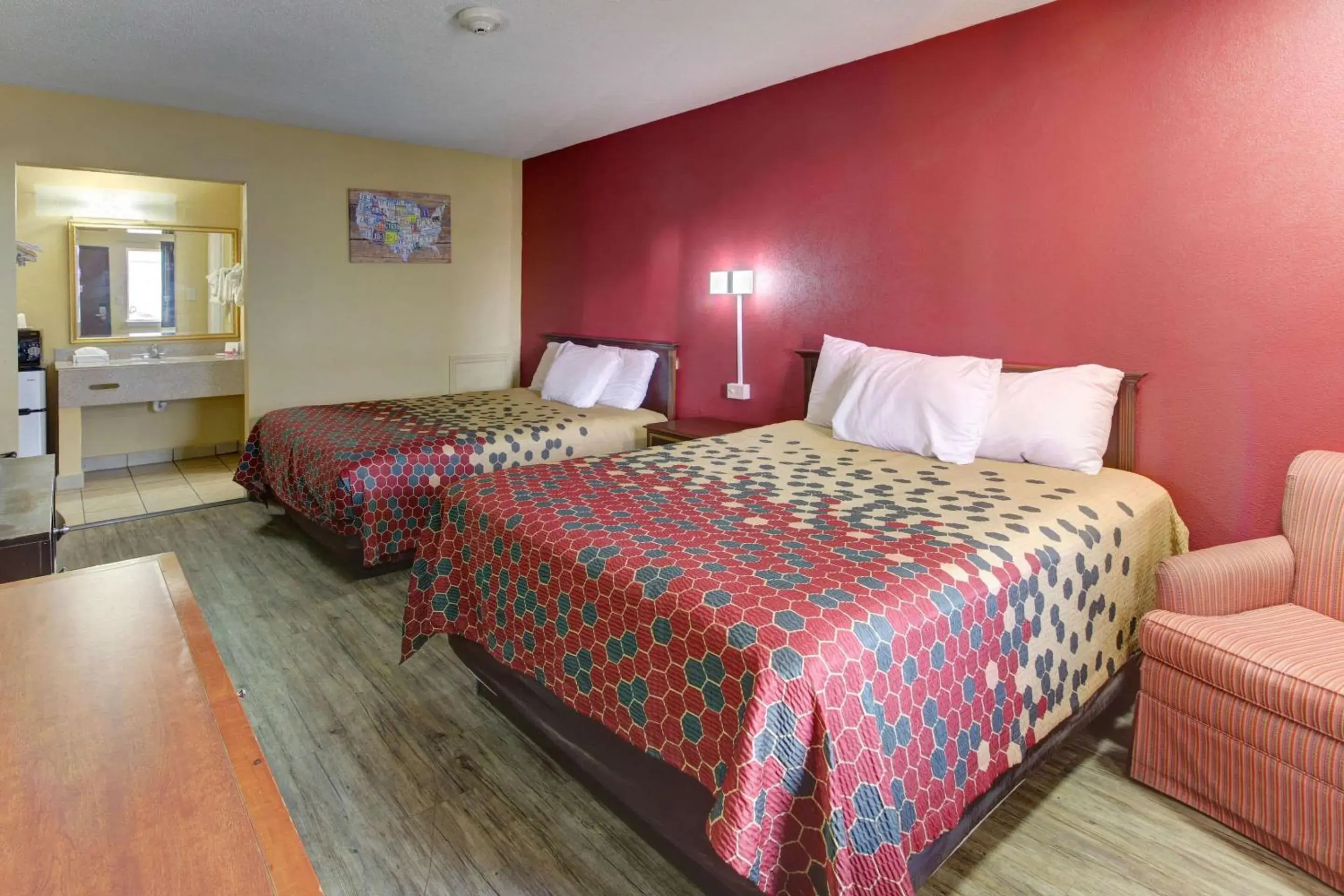 Bedroom, Bed in Econo Lodge Town Center