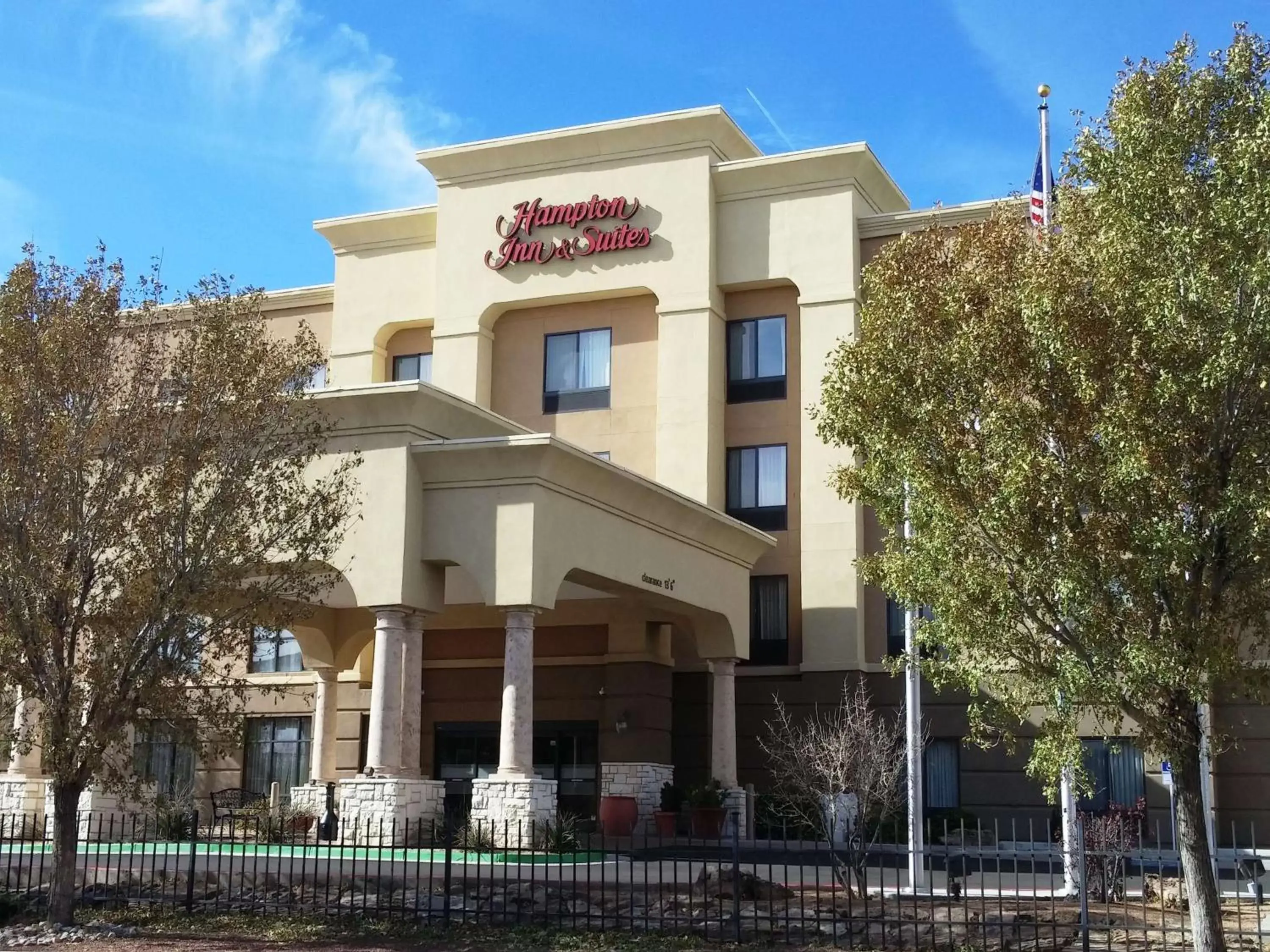 Property Building in Hampton Inn & Suites Albuquerque-Coors Road