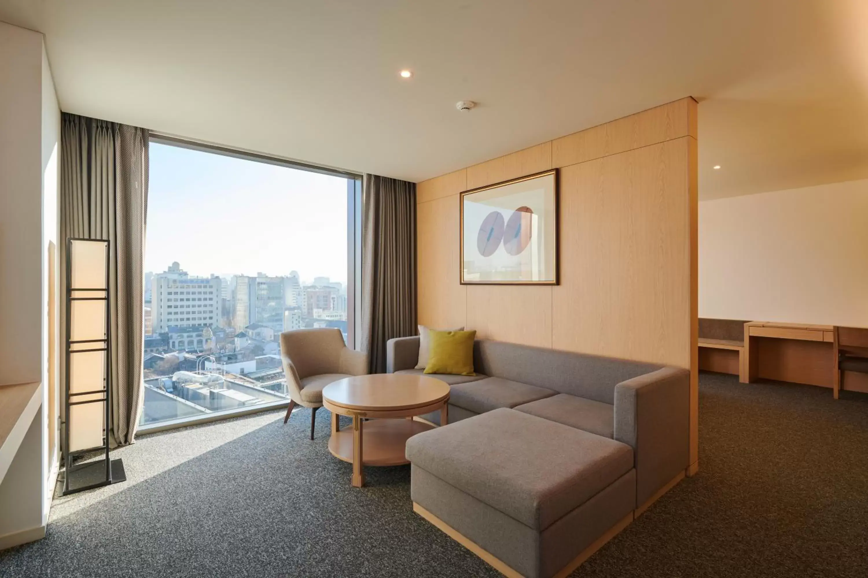 Living room, Seating Area in Nine Tree Premier Hotel Insadong