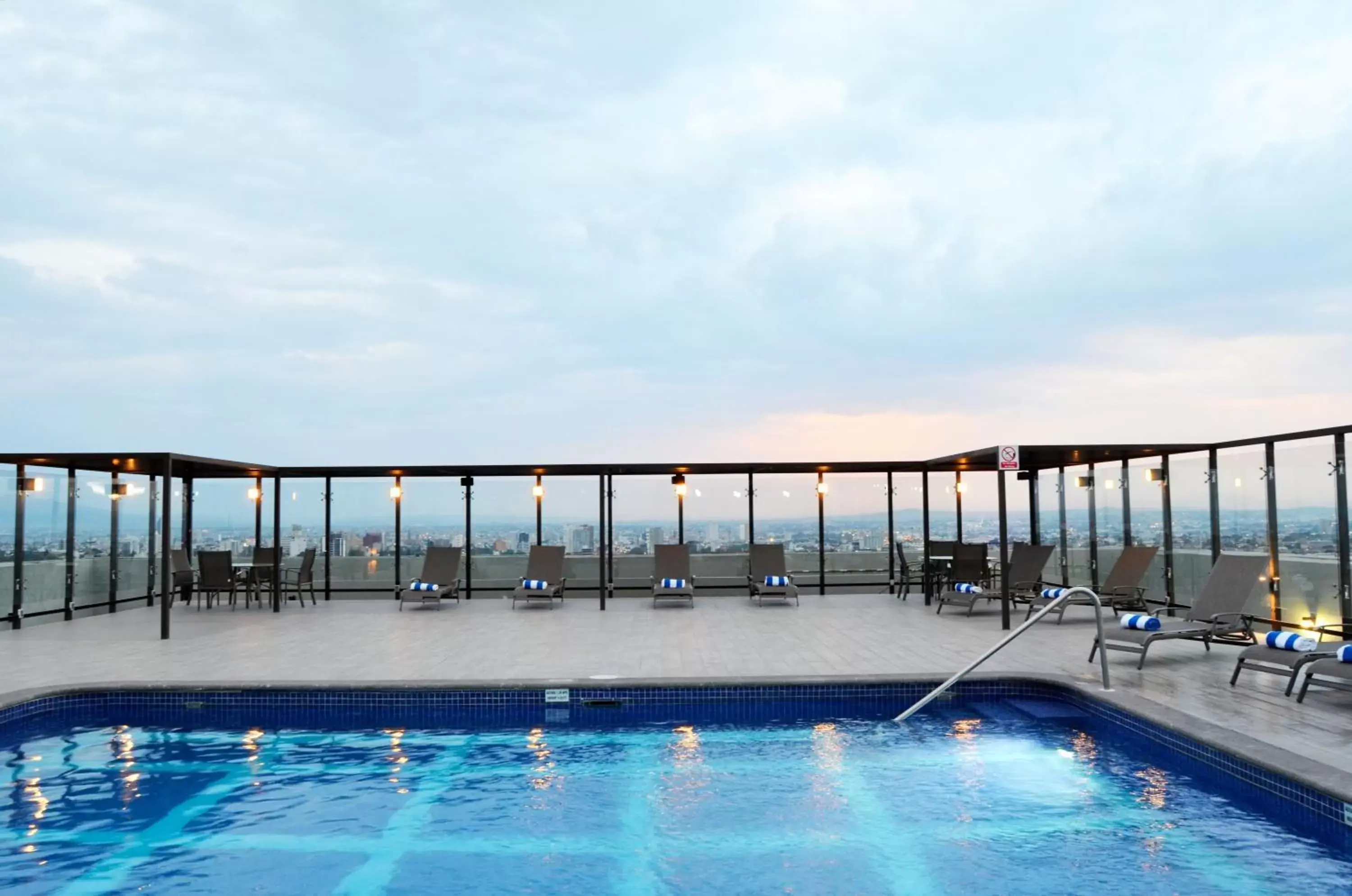 Swimming Pool in Holiday Inn Guadalajara Select, an IHG Hotel