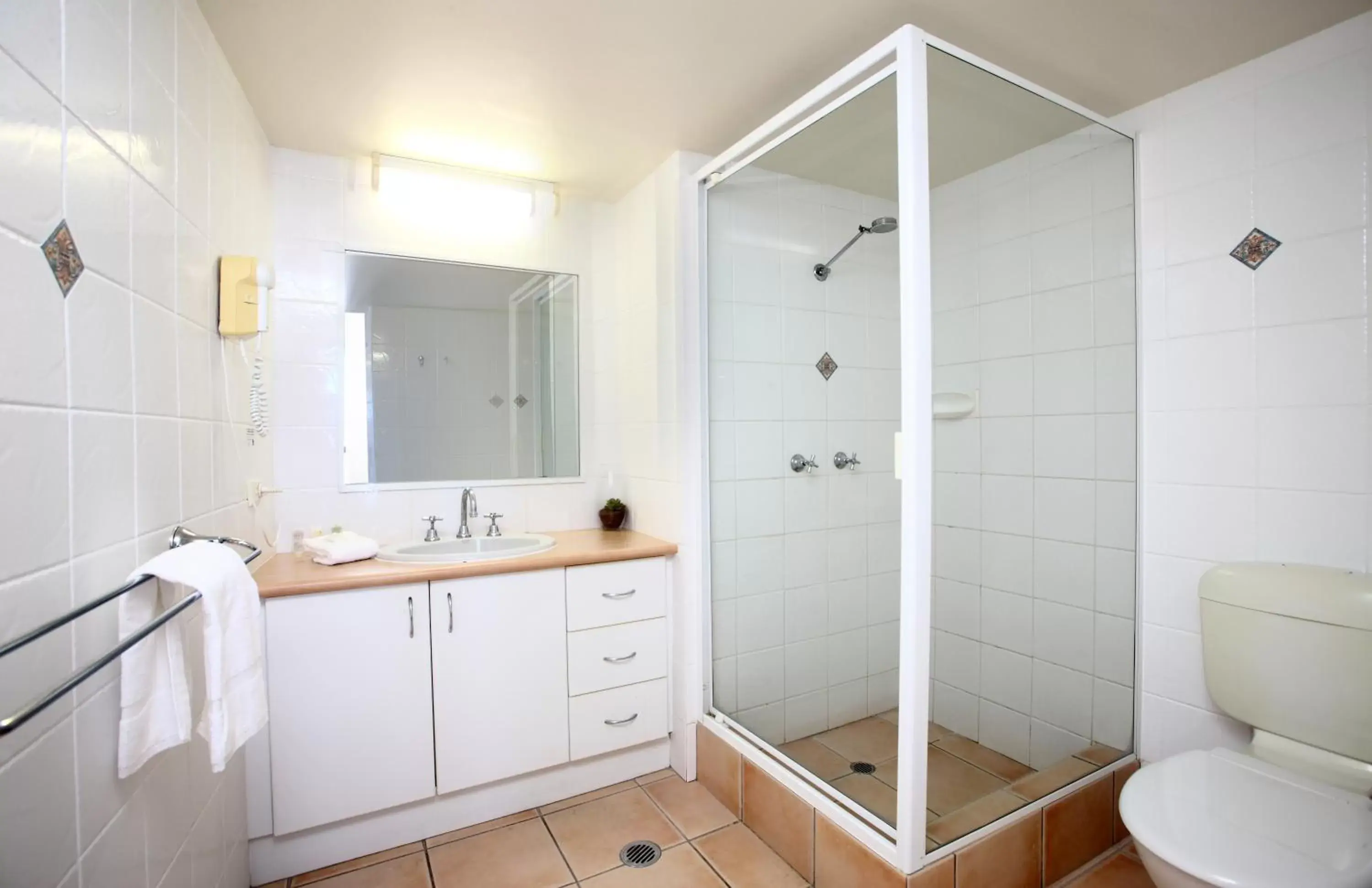 Shower, Bathroom in Gemini Resort