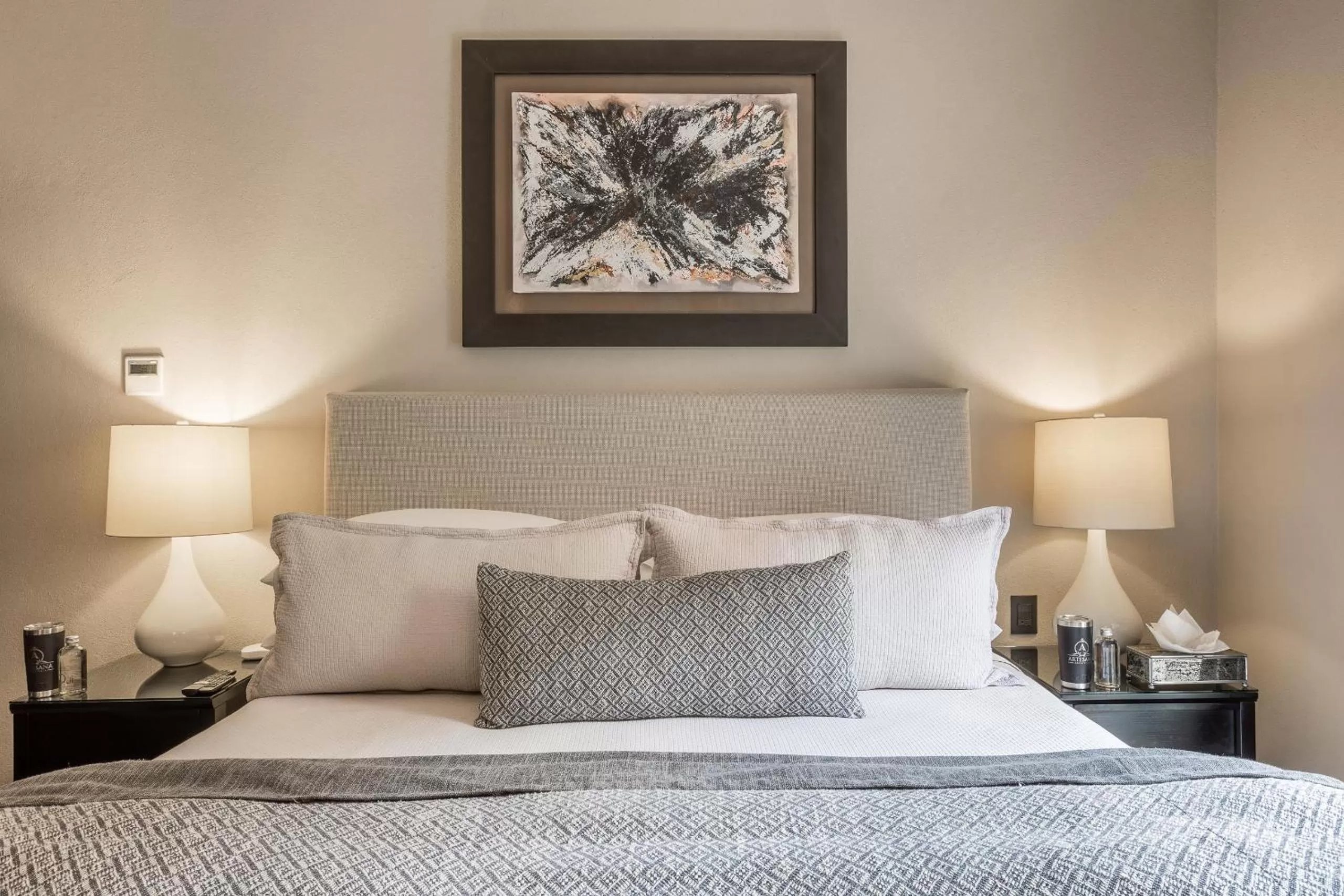 Bed in Artesana Luxury Villa