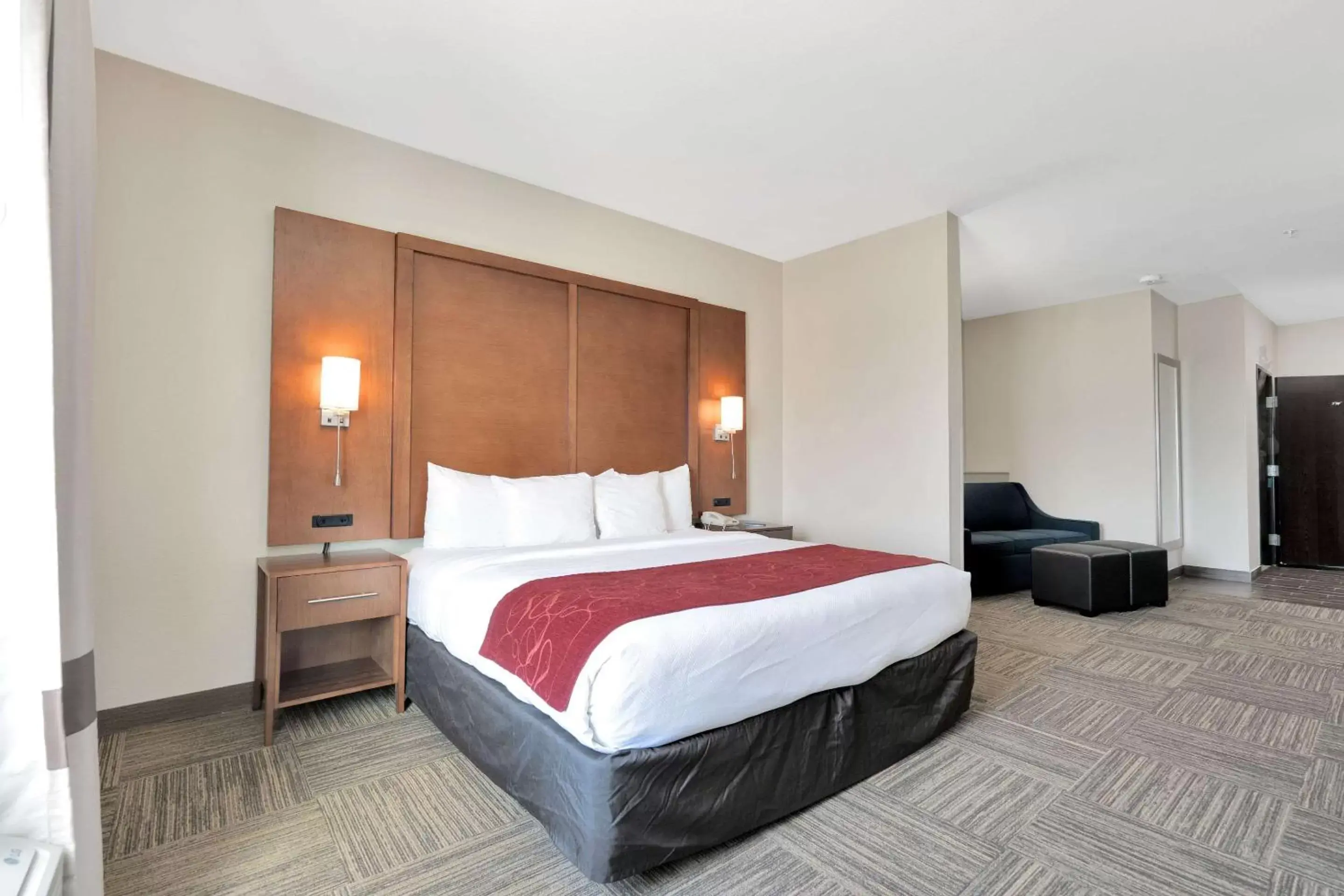 Bedroom, Bed in Comfort Suites University Abilene