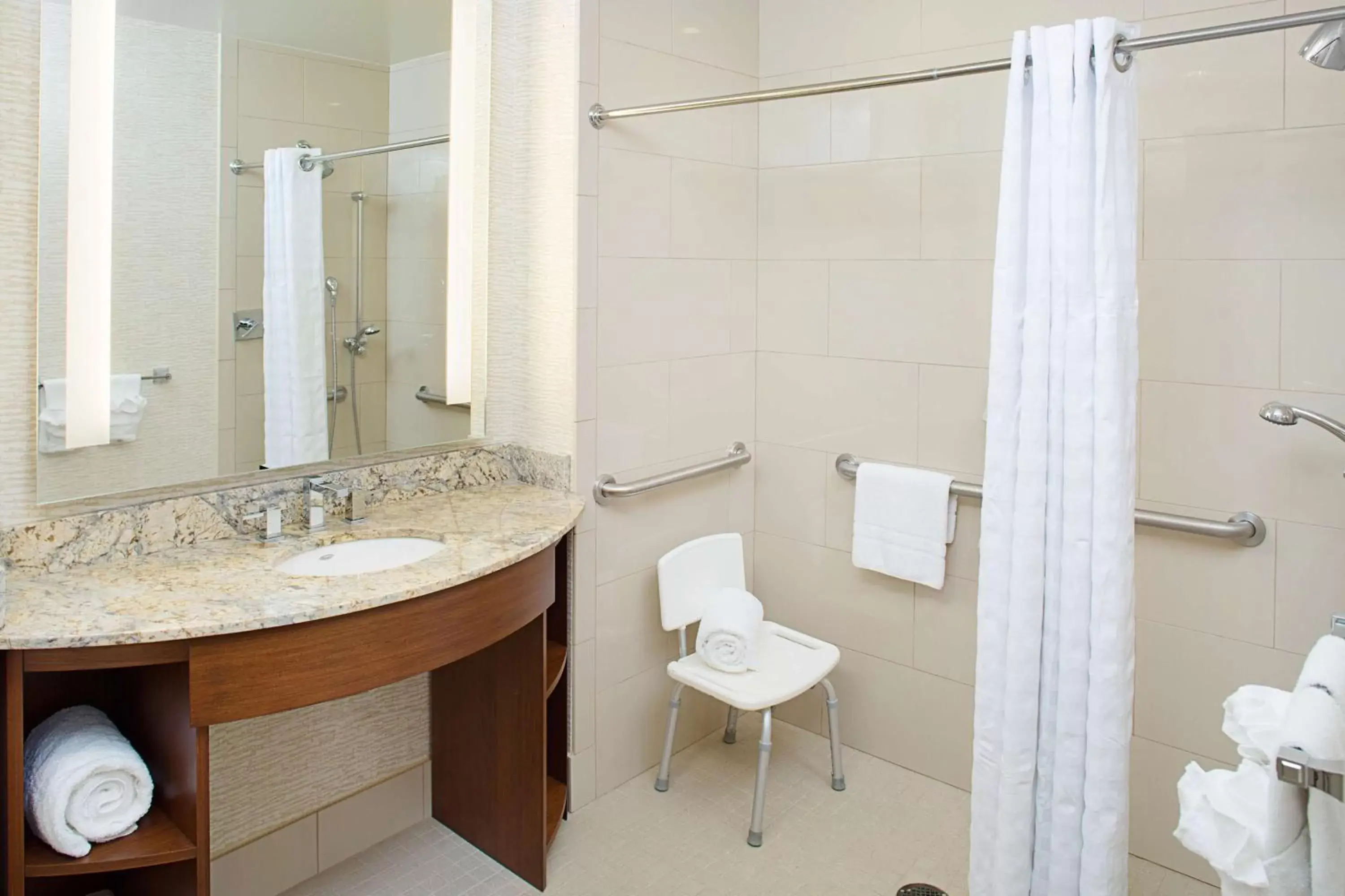 Bathroom in Embassy Suites by Hilton Destin Miramar Beach