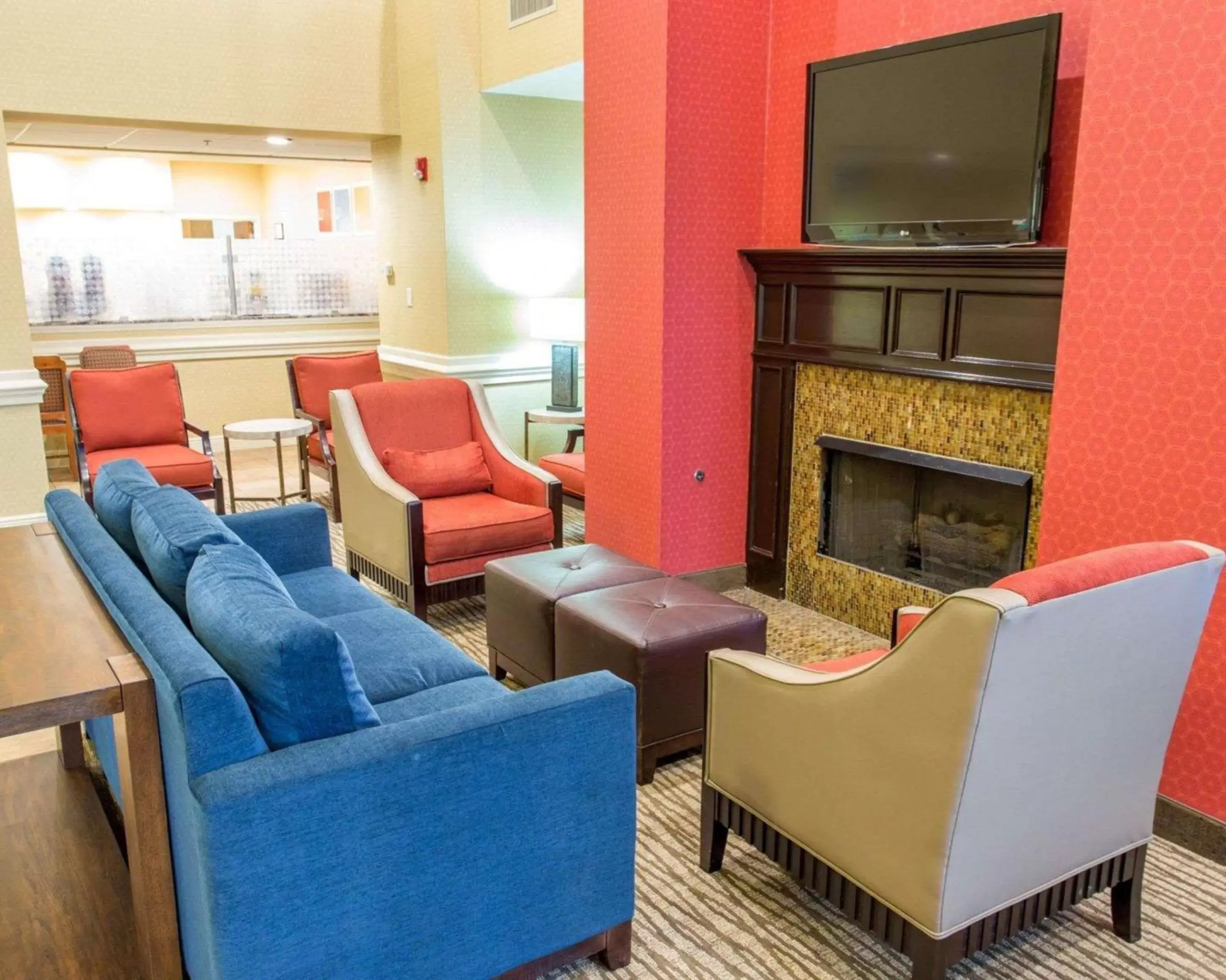 Lobby or reception, Lounge/Bar in Comfort Suites Port Allen - Baton Rouge