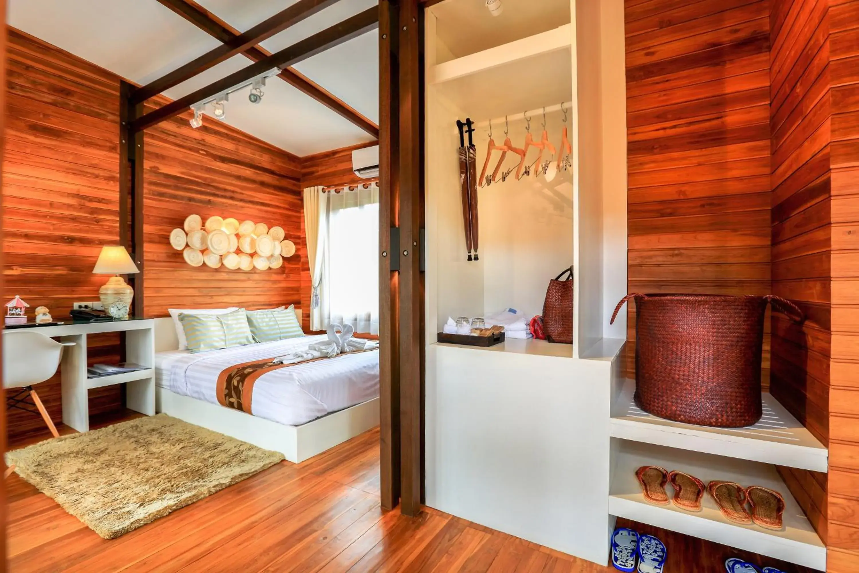 Photo of the whole room, Bed in Viangviman Luxury Resort, Krabi