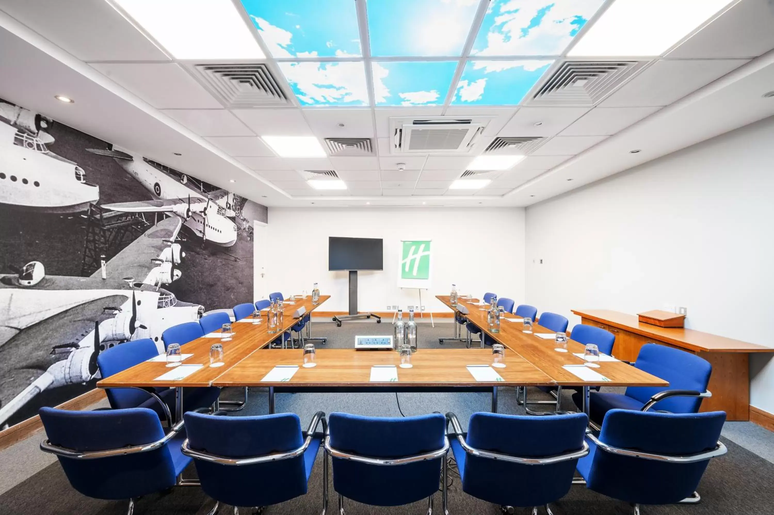 Meeting/conference room in Holiday Inn Rochester-Chatham, an IHG Hotel