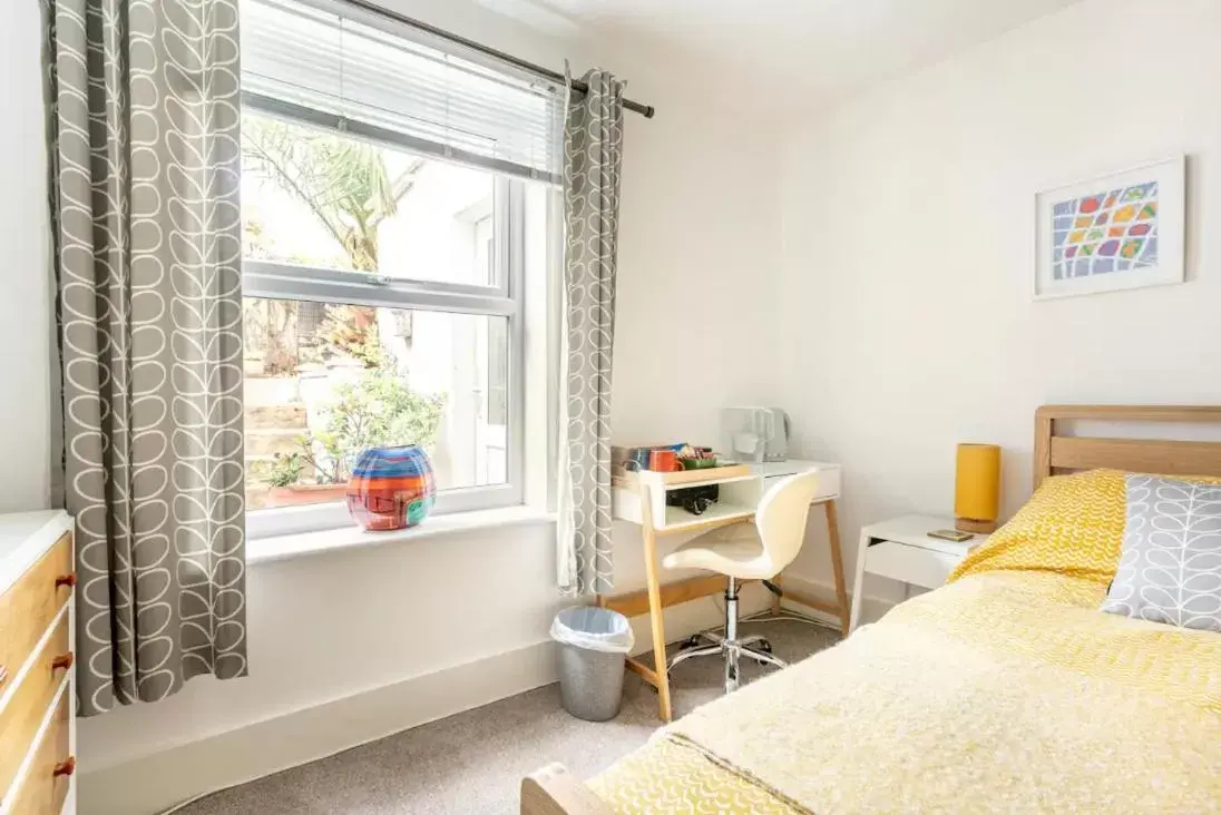 Bedroom, Bed in Bradstone Garden Retreat