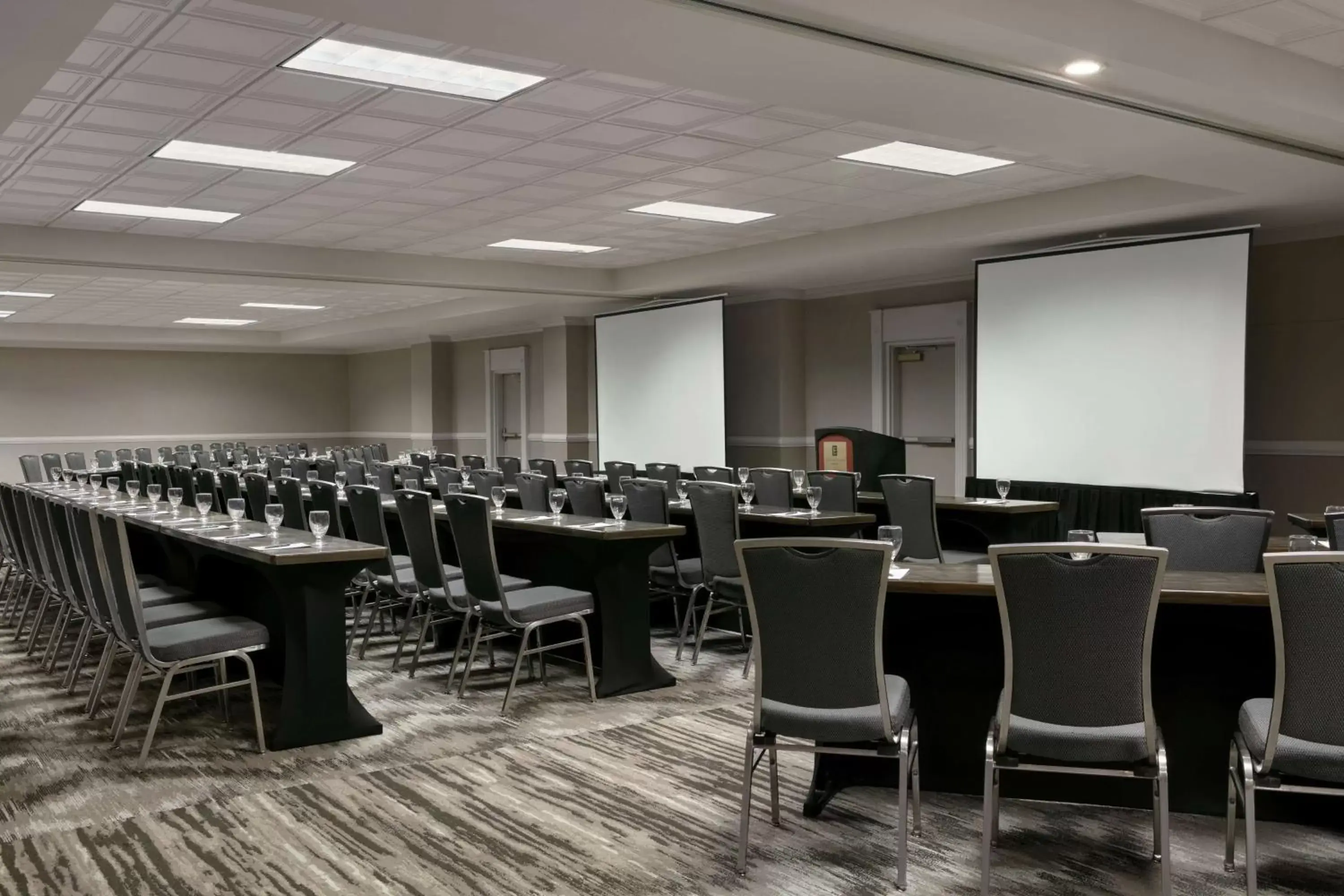 Meeting/conference room in Embassy Suites by Hilton Los Angeles Downey