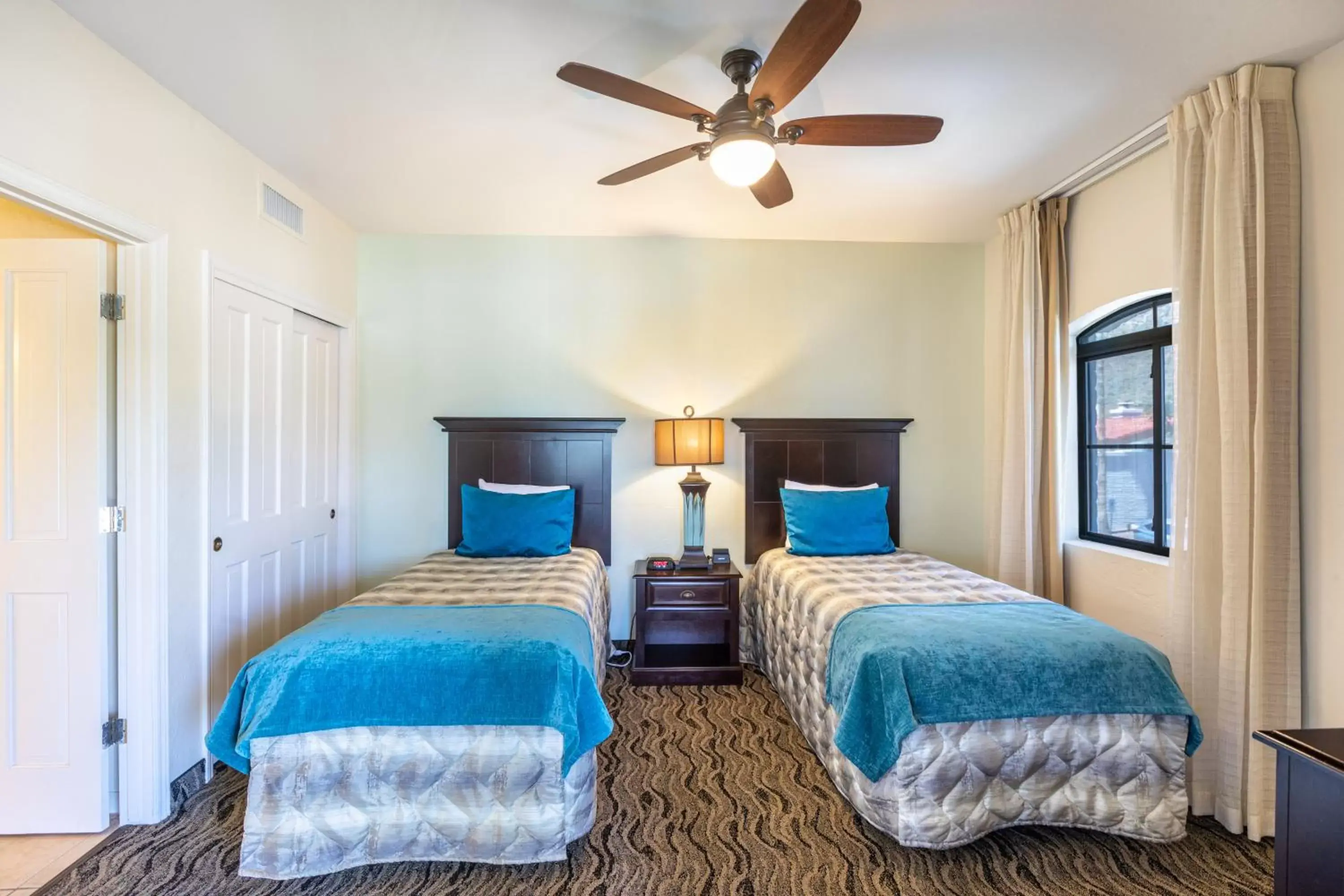 Bedroom, Bed in Scottsdale Camelback Resort